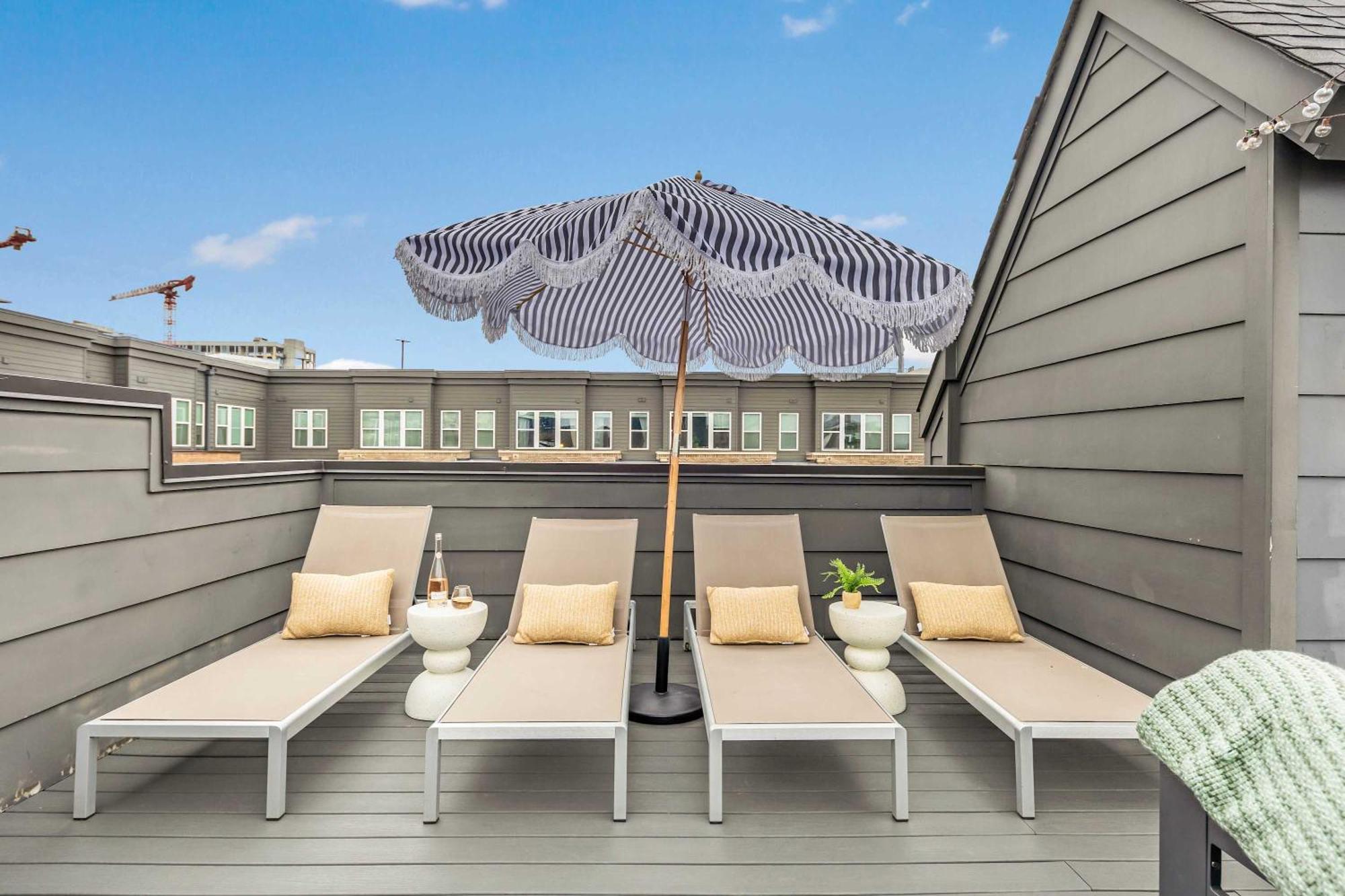 Harlow On Hawkins - Steps To Gulch Rooftop Views Holiday home Nashville