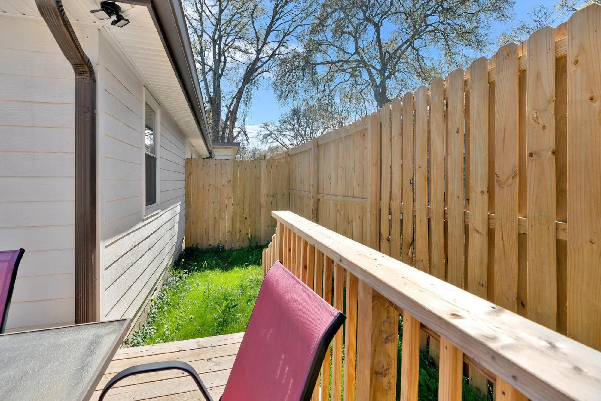 Cute, Charming, West Nash,1 Bed 1bath , Private Fenced Yard Holiday home Nashville