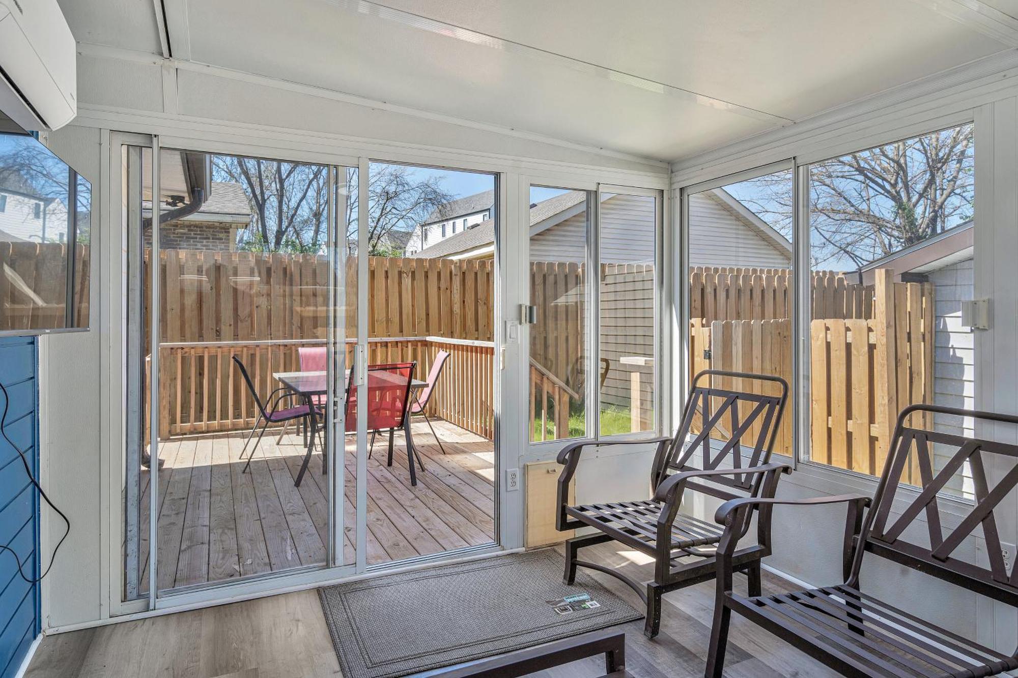 Cute, Charming, West Nash,1 Bed 1bath , Private Fenced Yard Holiday home Nashville