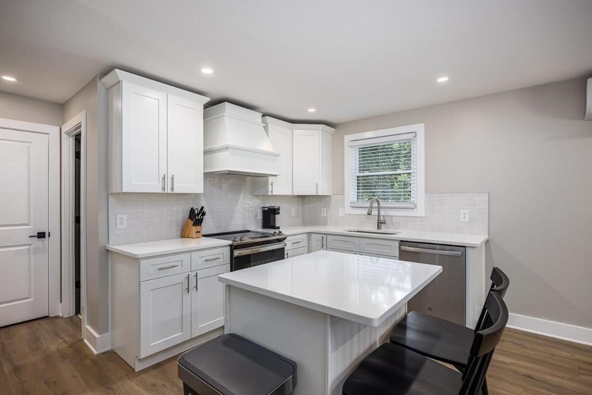 The Nomad 48-person Hillsboro Village Retreat 1br Spaces Apartment Nashville