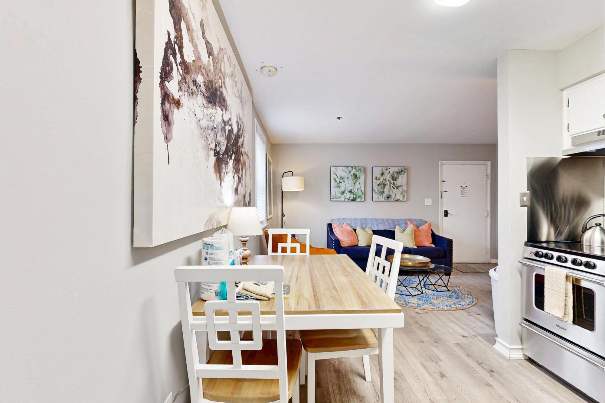 Midtown Apartment