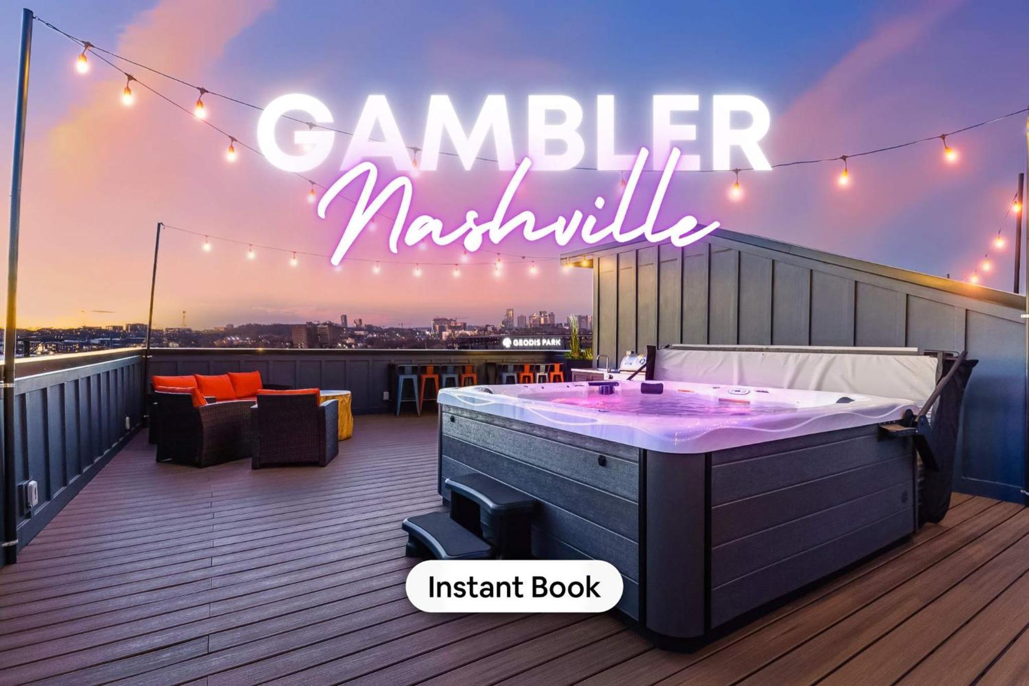 Hot Tub Poker Pool Table & Rooftop Mls View * Nashville