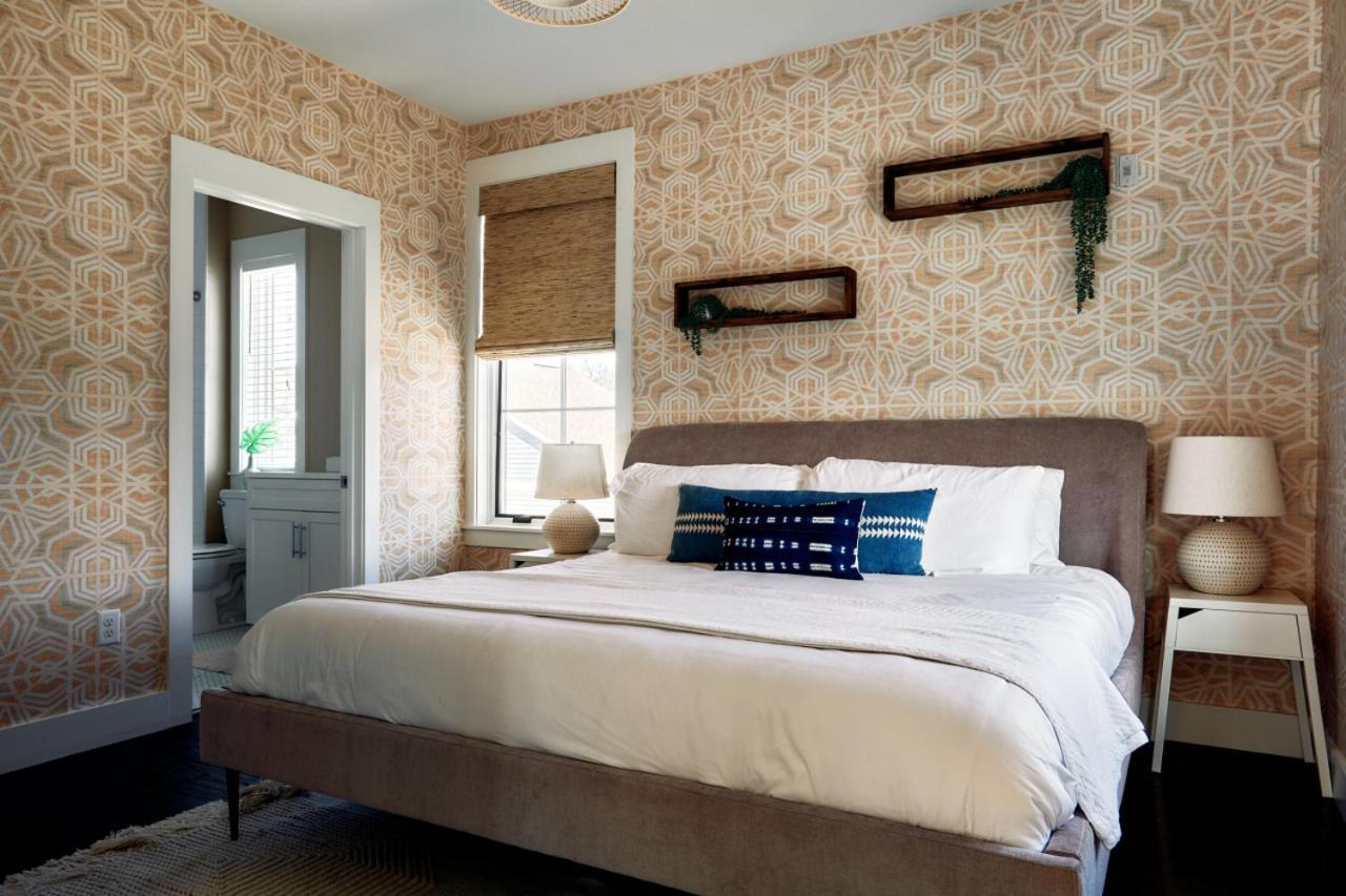 The Third Coast Apartment *