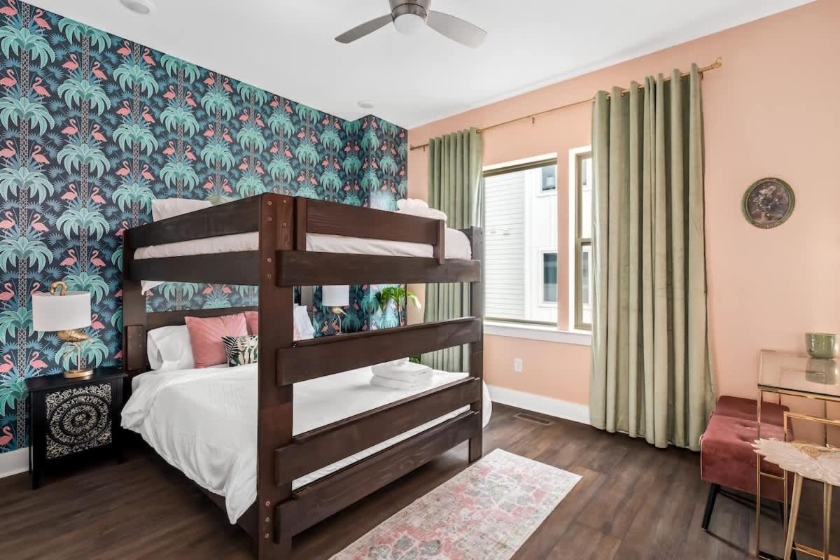 Bloom Haus Dt 2miles - 8 Q Beds - Rooftop - Omg Holiday home *