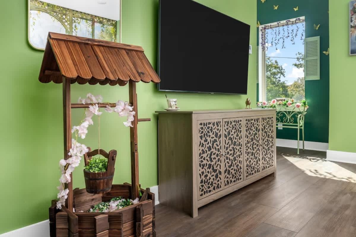 Bloom Haus Dt 2miles - 8 Q Beds - Rooftop - Omg *