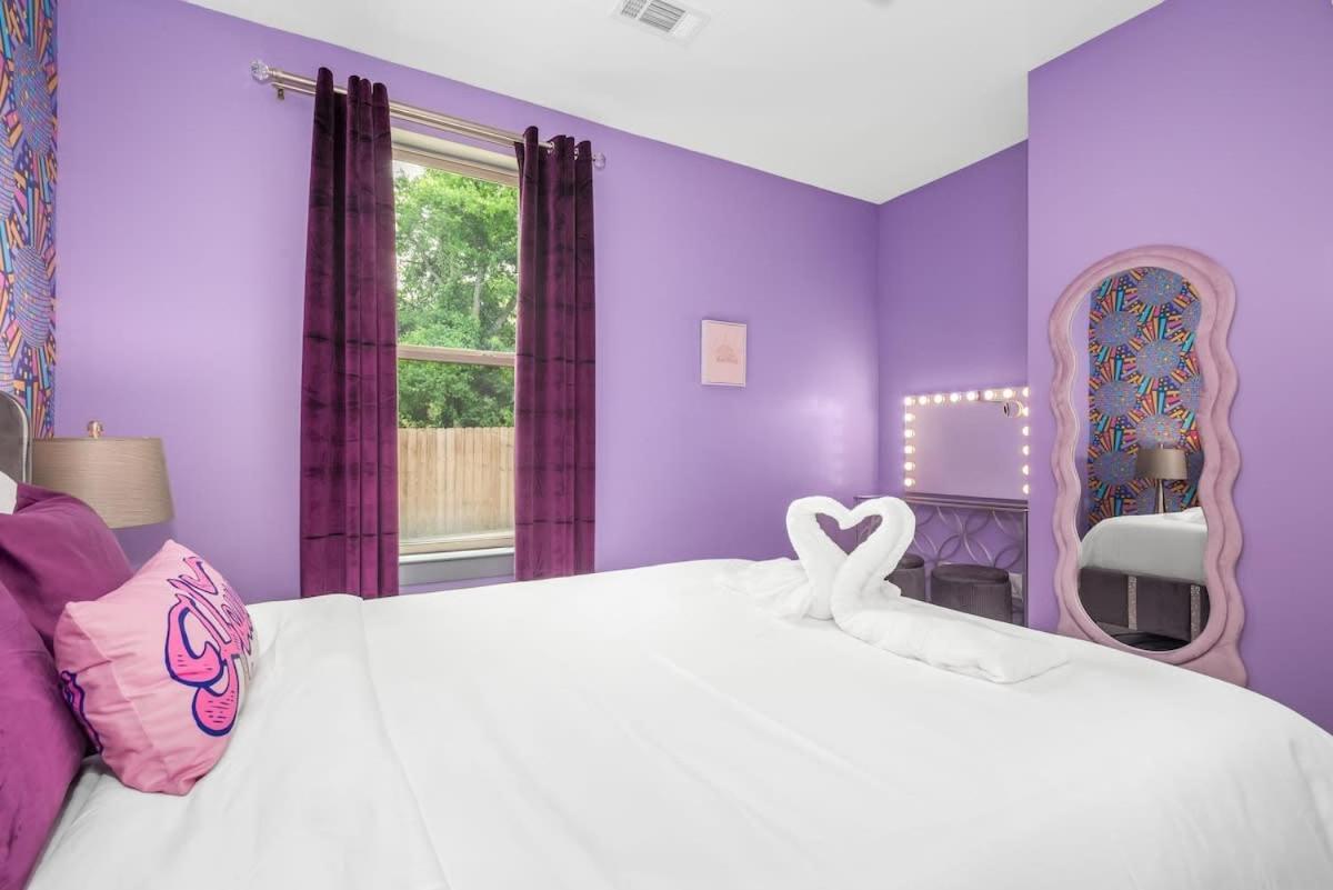 Holiday home Girls' Getaway - Flamingle House - Broadway 2 Miles - Rooftop - Wow