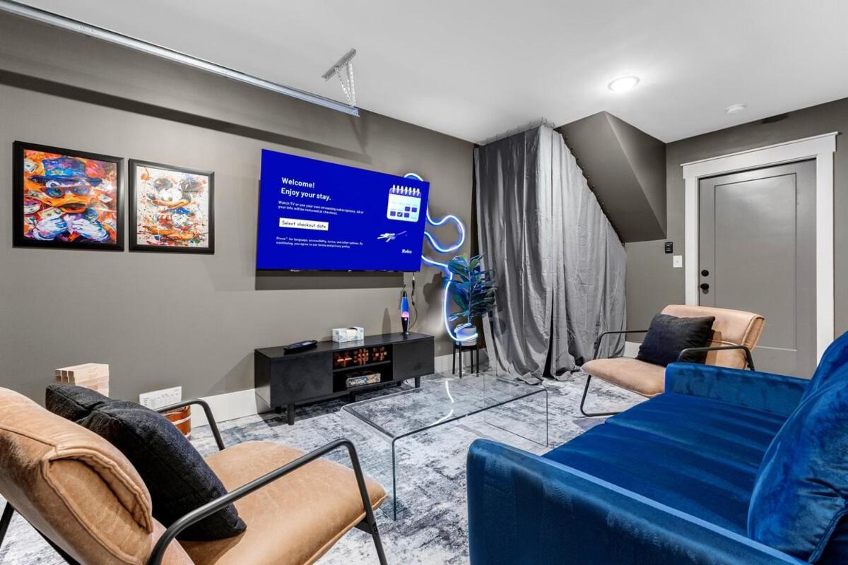 Holiday home 14 Bed Luxe Retreat With Game & Perfect For Large Groups! *