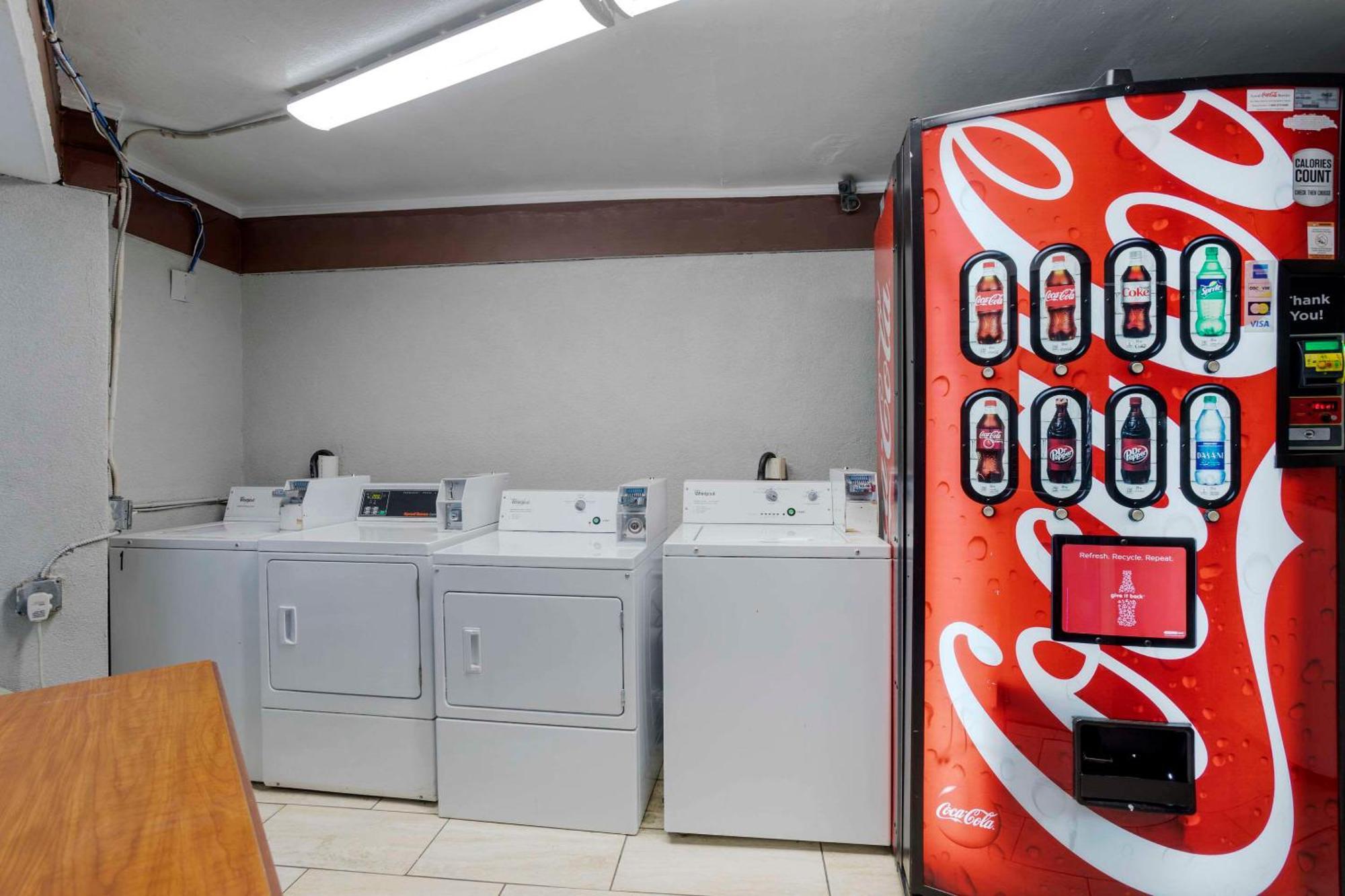 Comfort Downtown - Music Center 3*