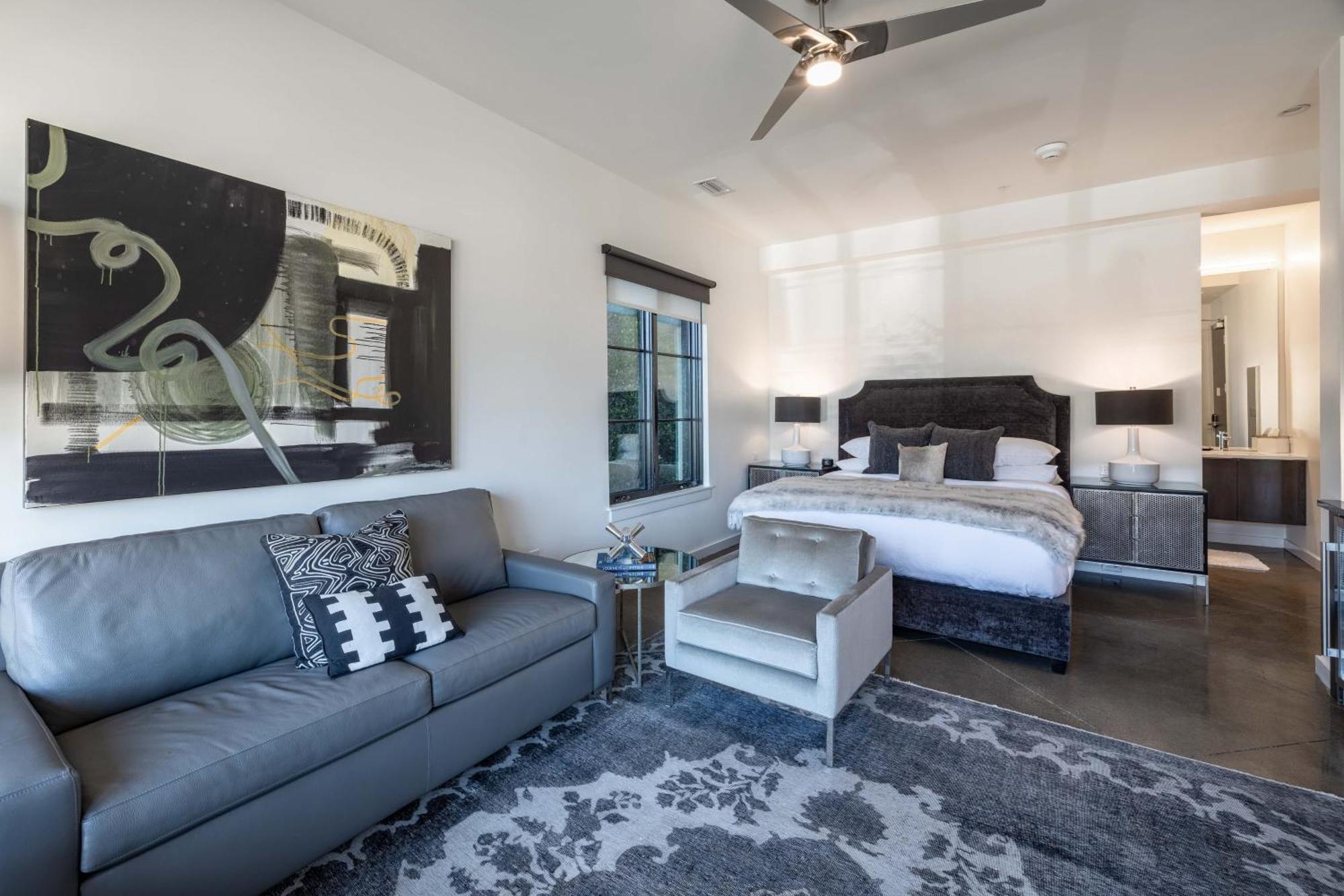 121 Floor 1 Buyout By Avantstay Entire First Floor Buyout Of 121 Sleeps 16 Hotel