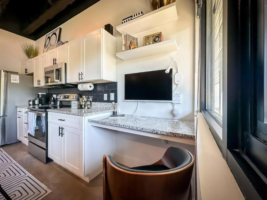 Unique Executive & Workspace Apartment Nashville
