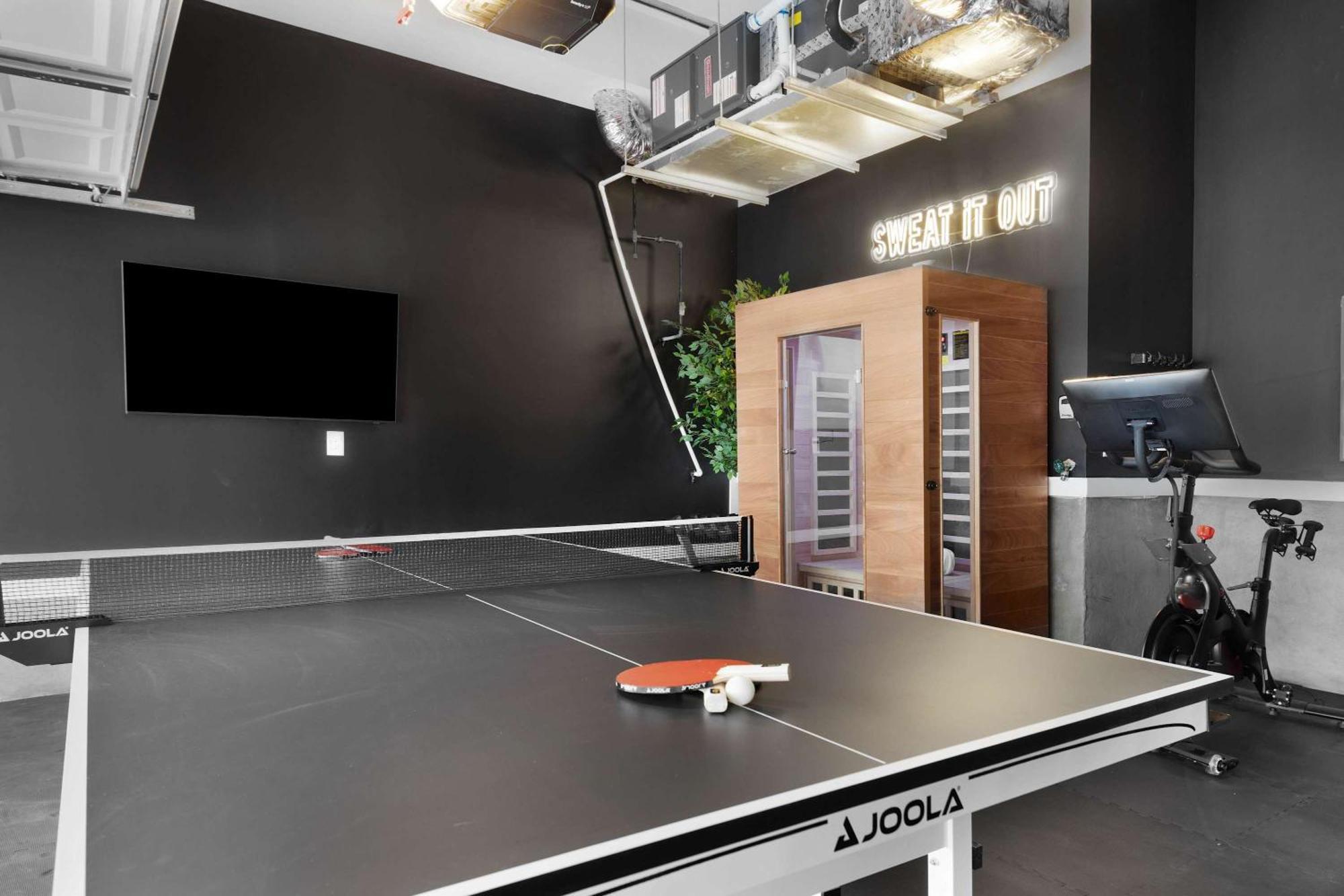 Holiday home The Traveller New Redesign With Peloton & Sauna! *