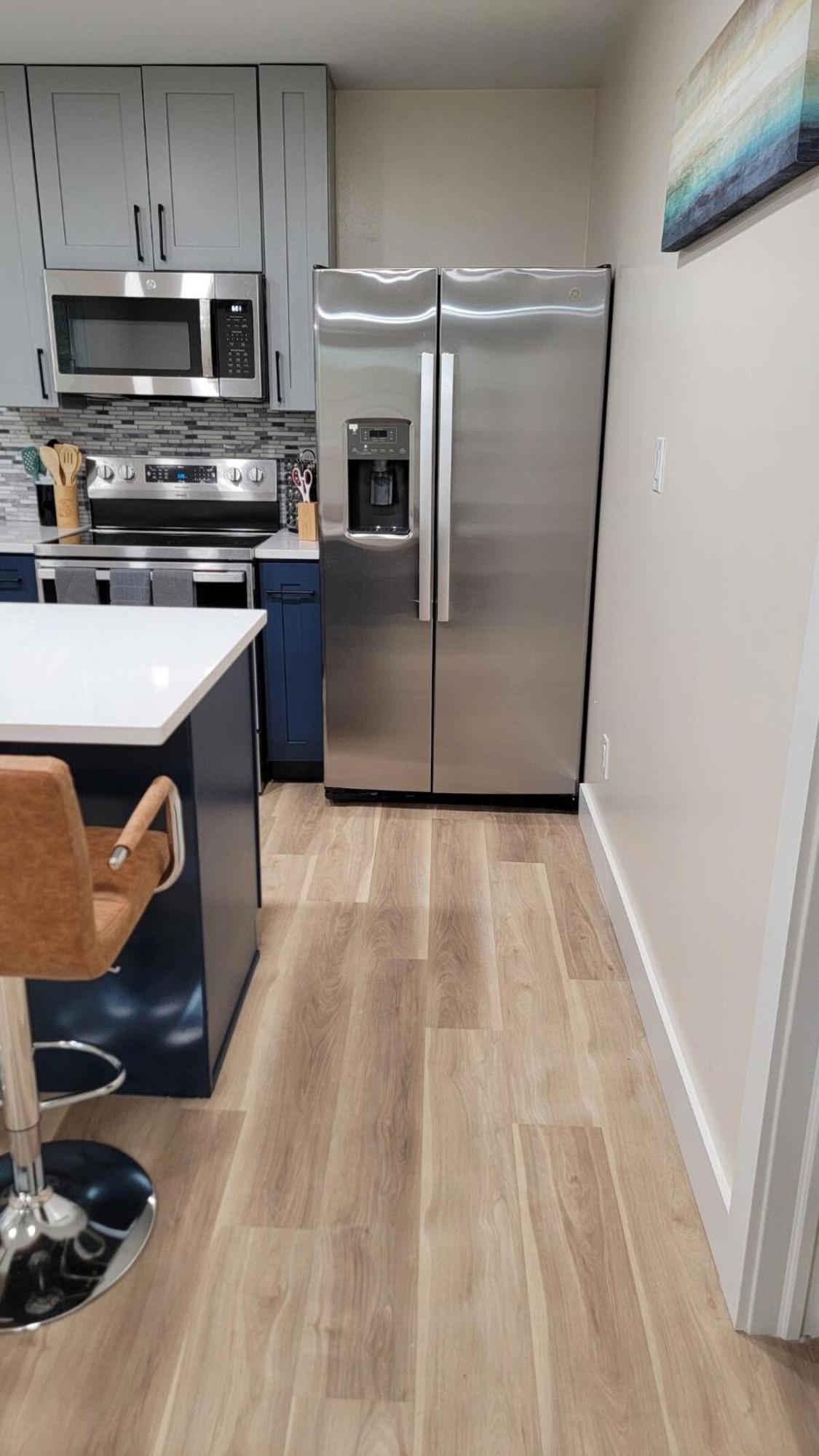 5842 Leslie Ave - Charming, Private, 1 Bedroom 1 Bath *