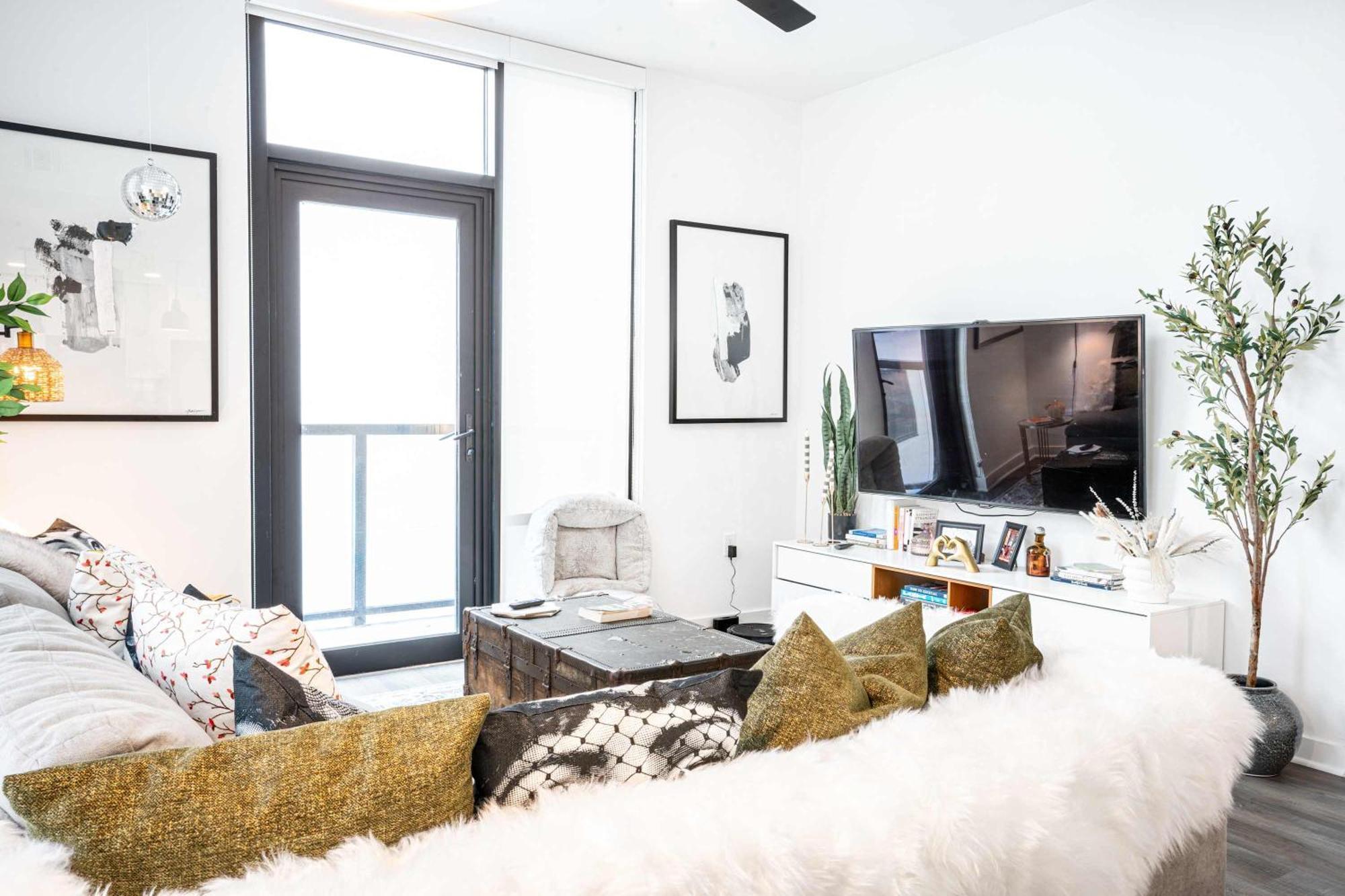 Cental Luxe 2 Bed 2 Bath * Nashville