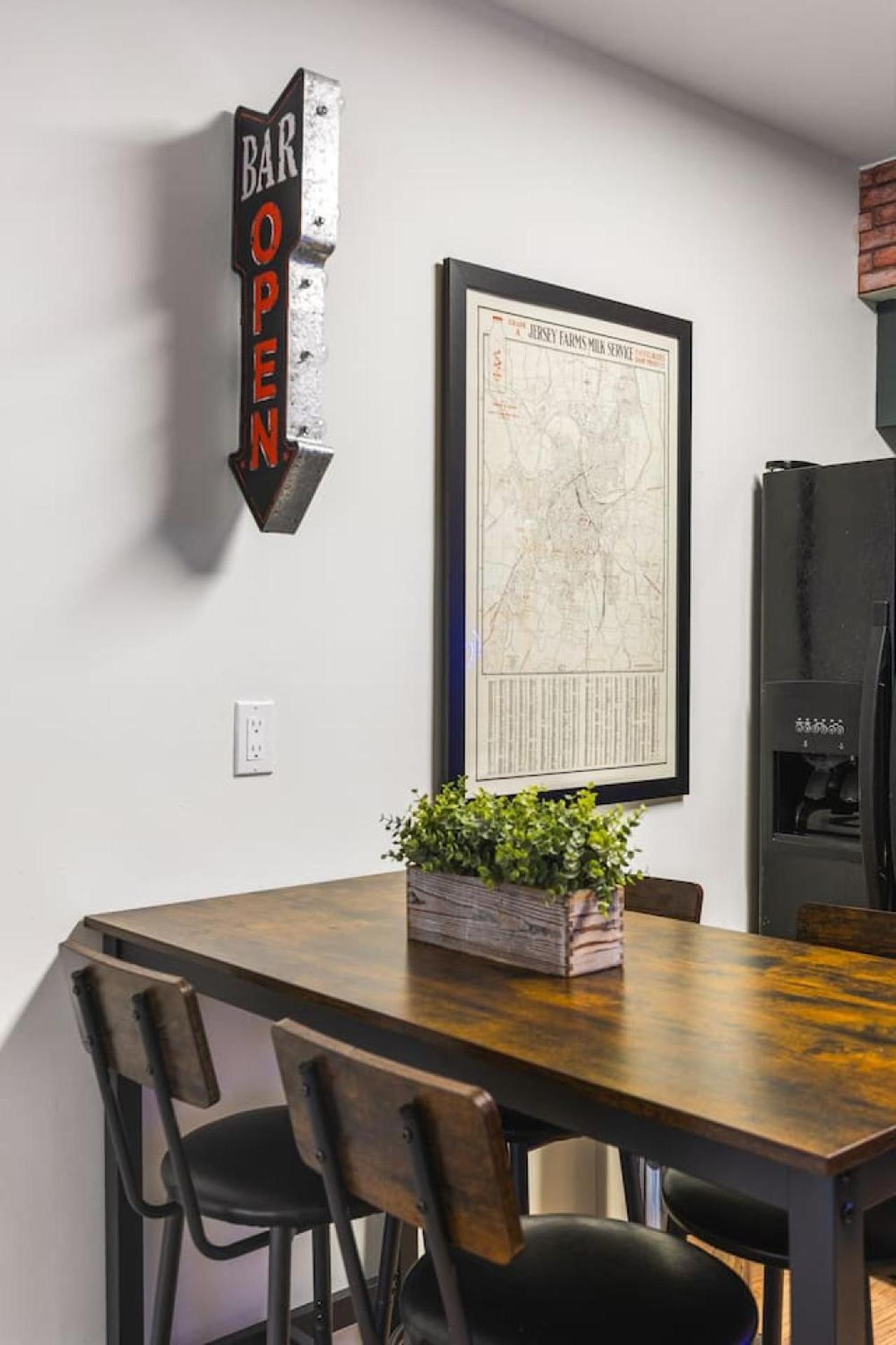 Holiday home Cozy By Music Row Walk To Restaurants And Bars *
