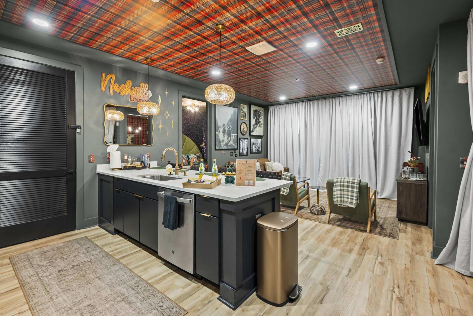 The Lounge Close To Broadway Nashville