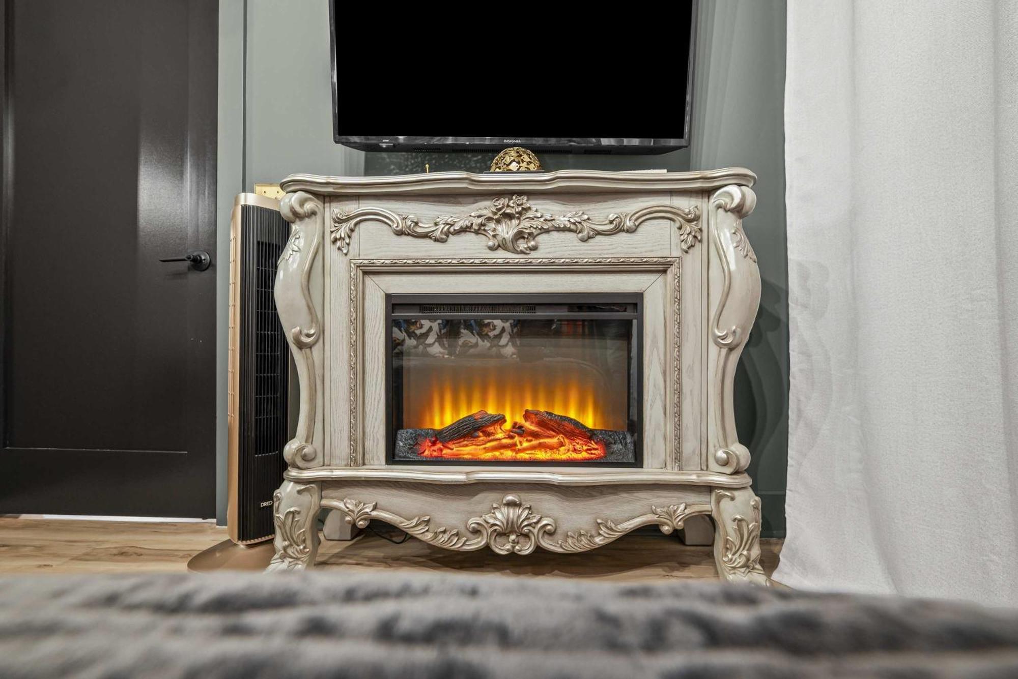 The Lounge Close To Broadway *