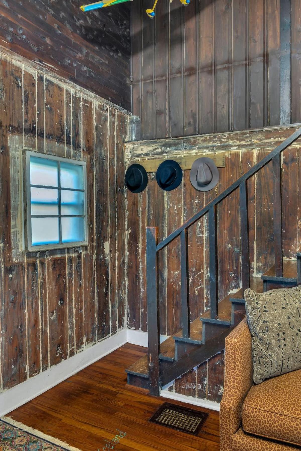 River Rustic Retreat - 15 Mins From Dt Holiday home *