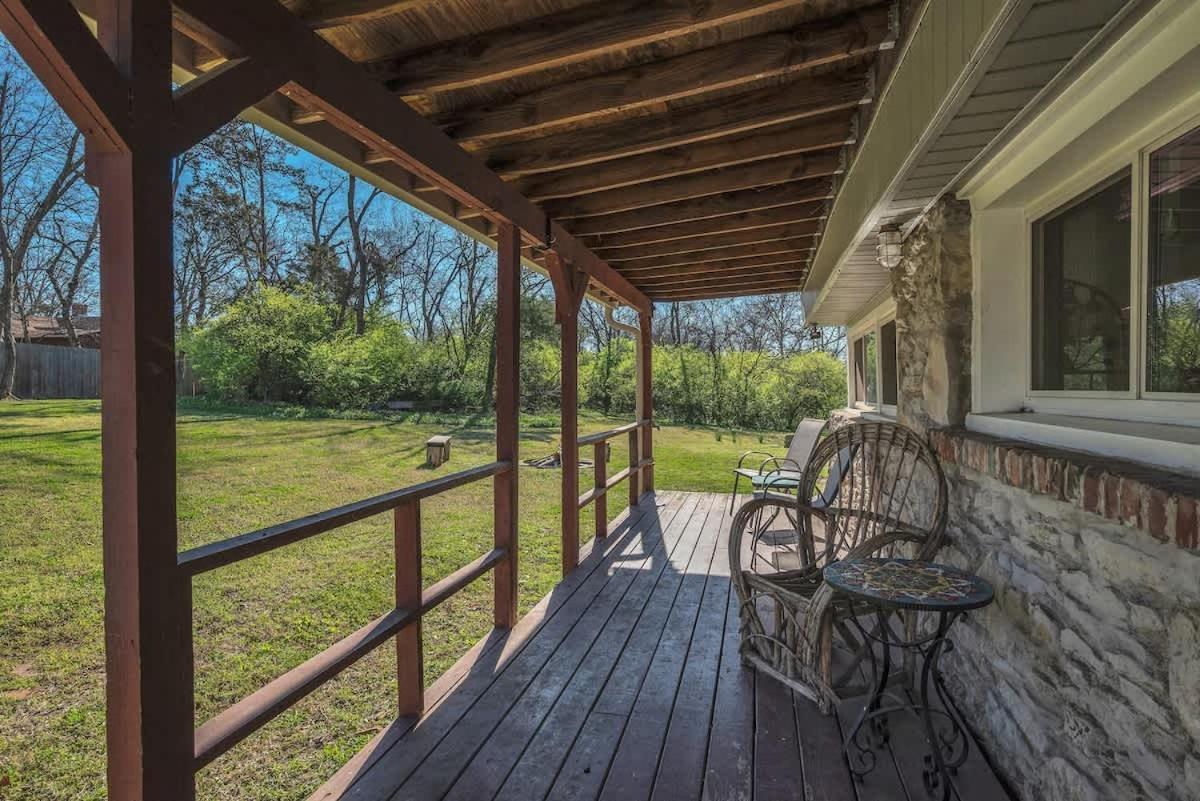 River Rustic Retreat - 15 Mins From Dt
