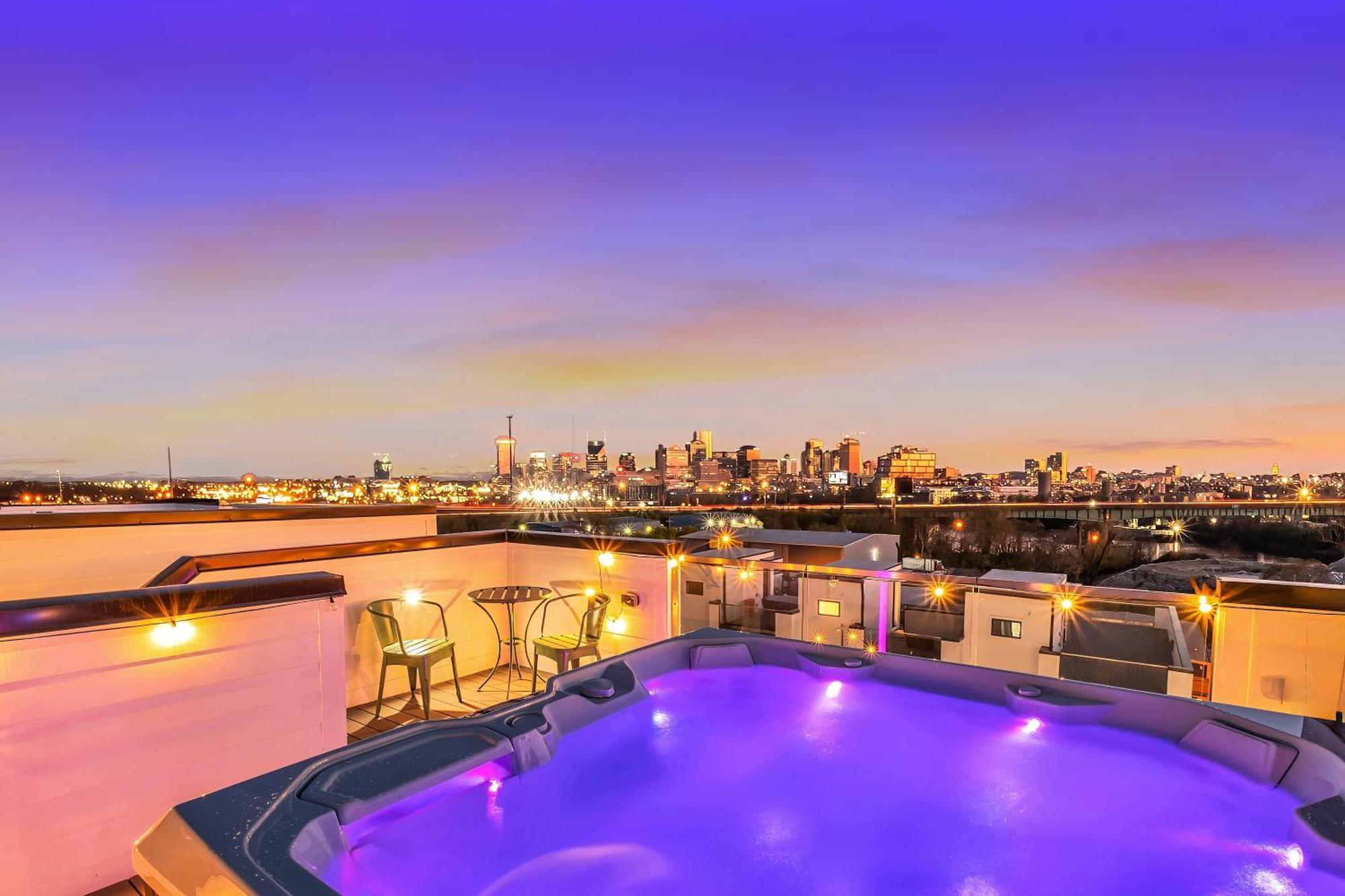 Taylor Swift Inspired Hot Tub Rooftop Deck Views Holiday home