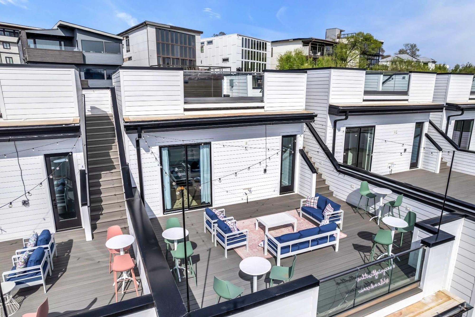 Taylor Swift Inspired Hot Tub Rooftop Deck Views