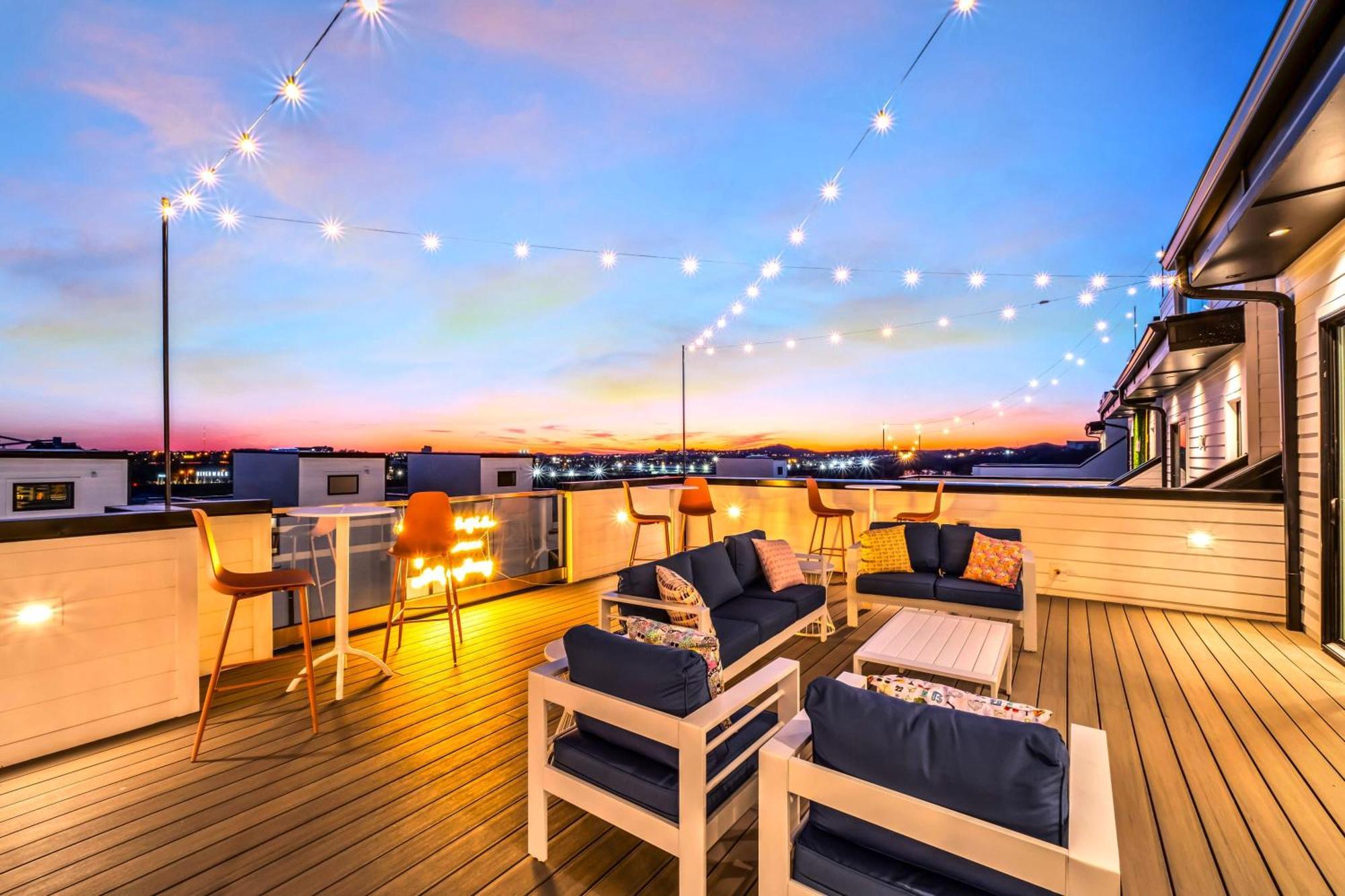Holiday home Taylor Swift Inspired Hot Tub Rooftop Deck Views