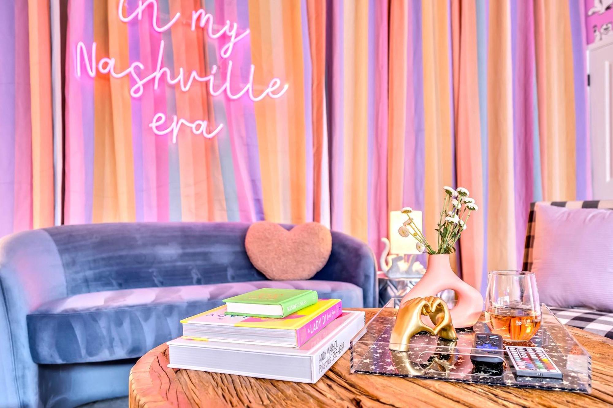 Holiday home Taylor Swift Inspired Hot Tub Rooftop Deck Views