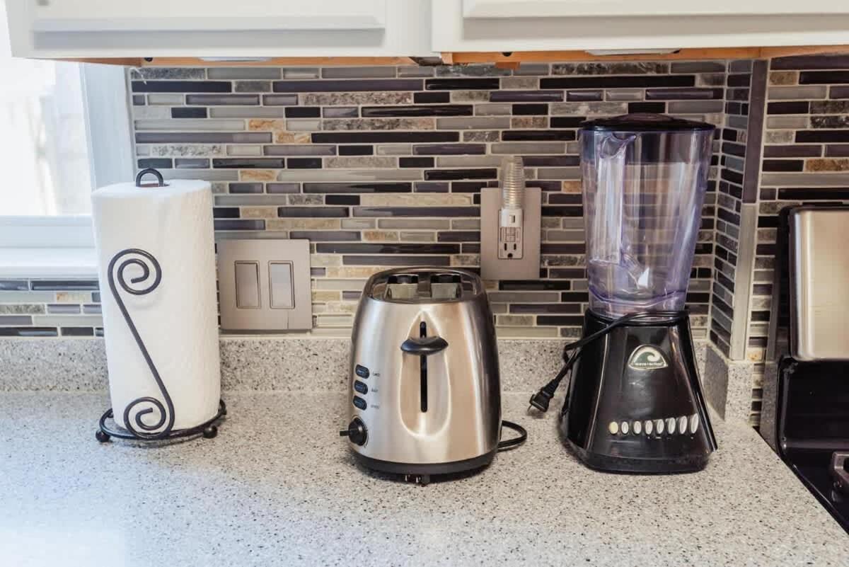 1009 Eastside Vibe - Big & *