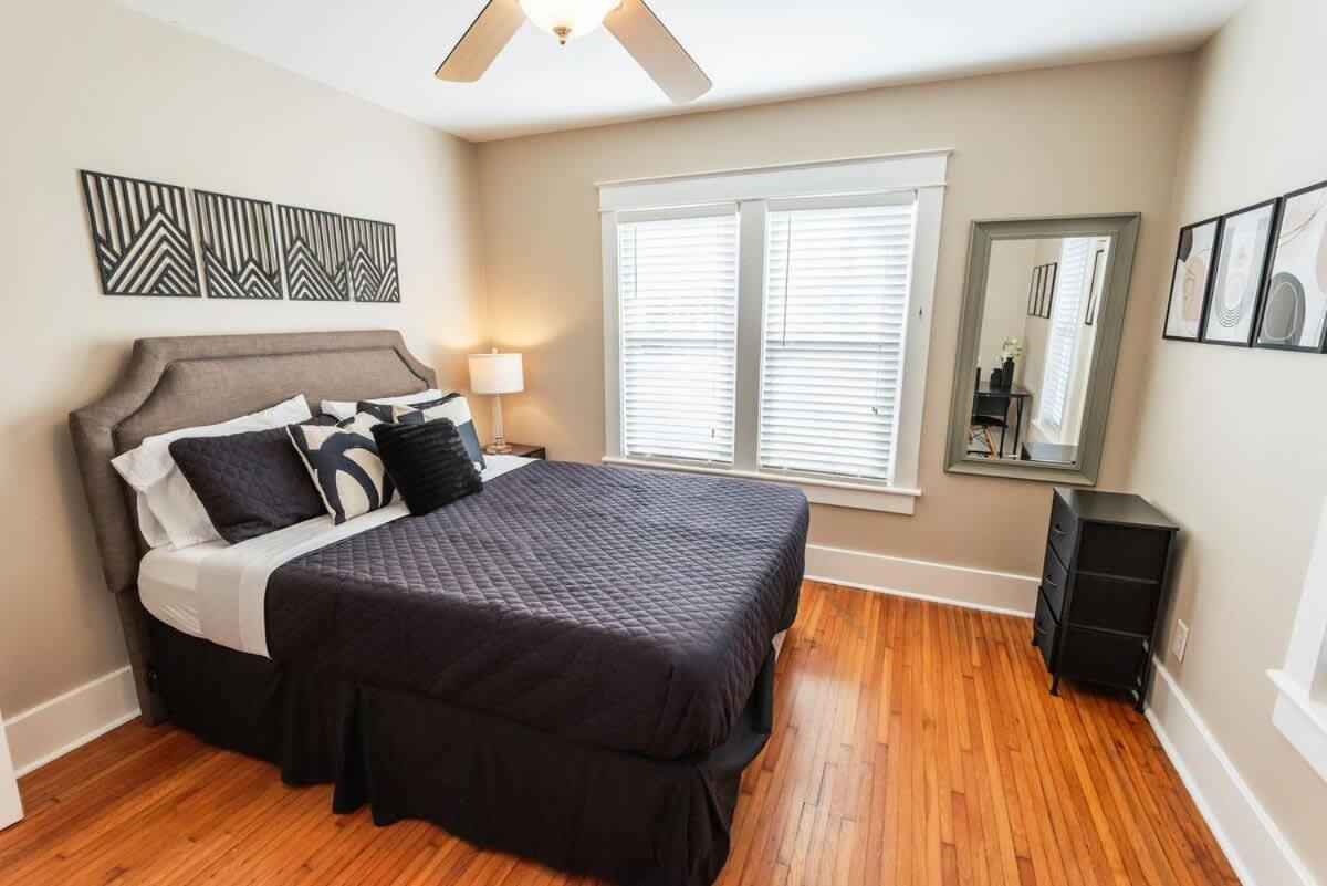 1009 Eastside Vibe - Big & Holiday home