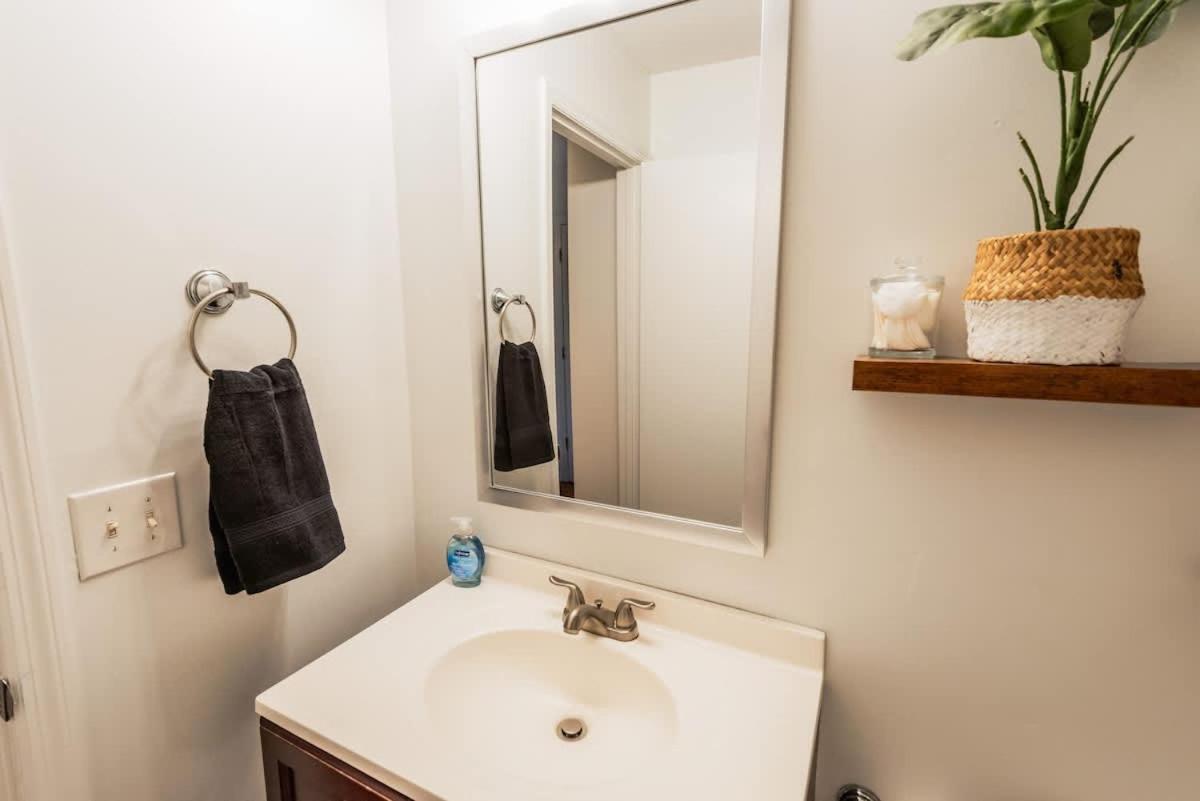 Hip East Music Food & Fun Nearby Holiday home *