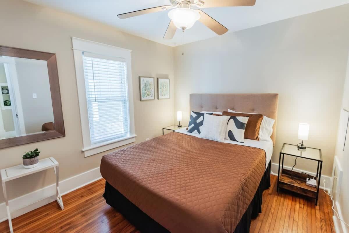 1009 Eastside Vibe - Big & Holiday home