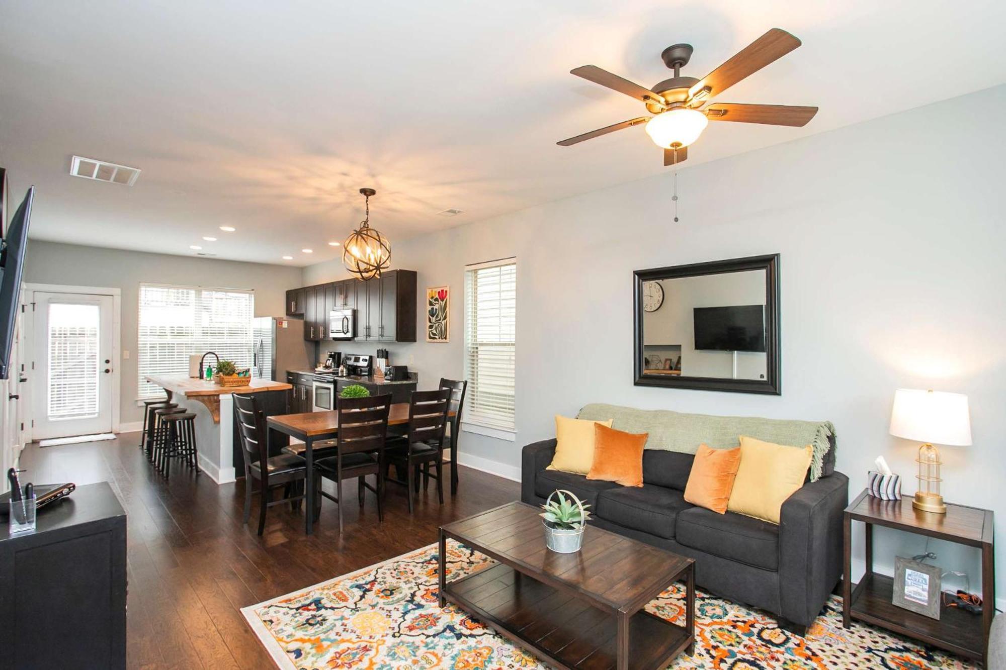 Relaxing 2 Bd 2 5 Ba Base * Nashville