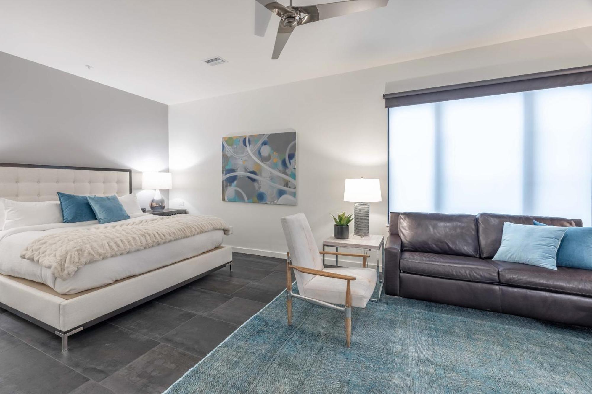 121 Floor 3 Buyout By Avantstay Entire Third Floor Buyout Of 121 Sleeps 18 Hotel *