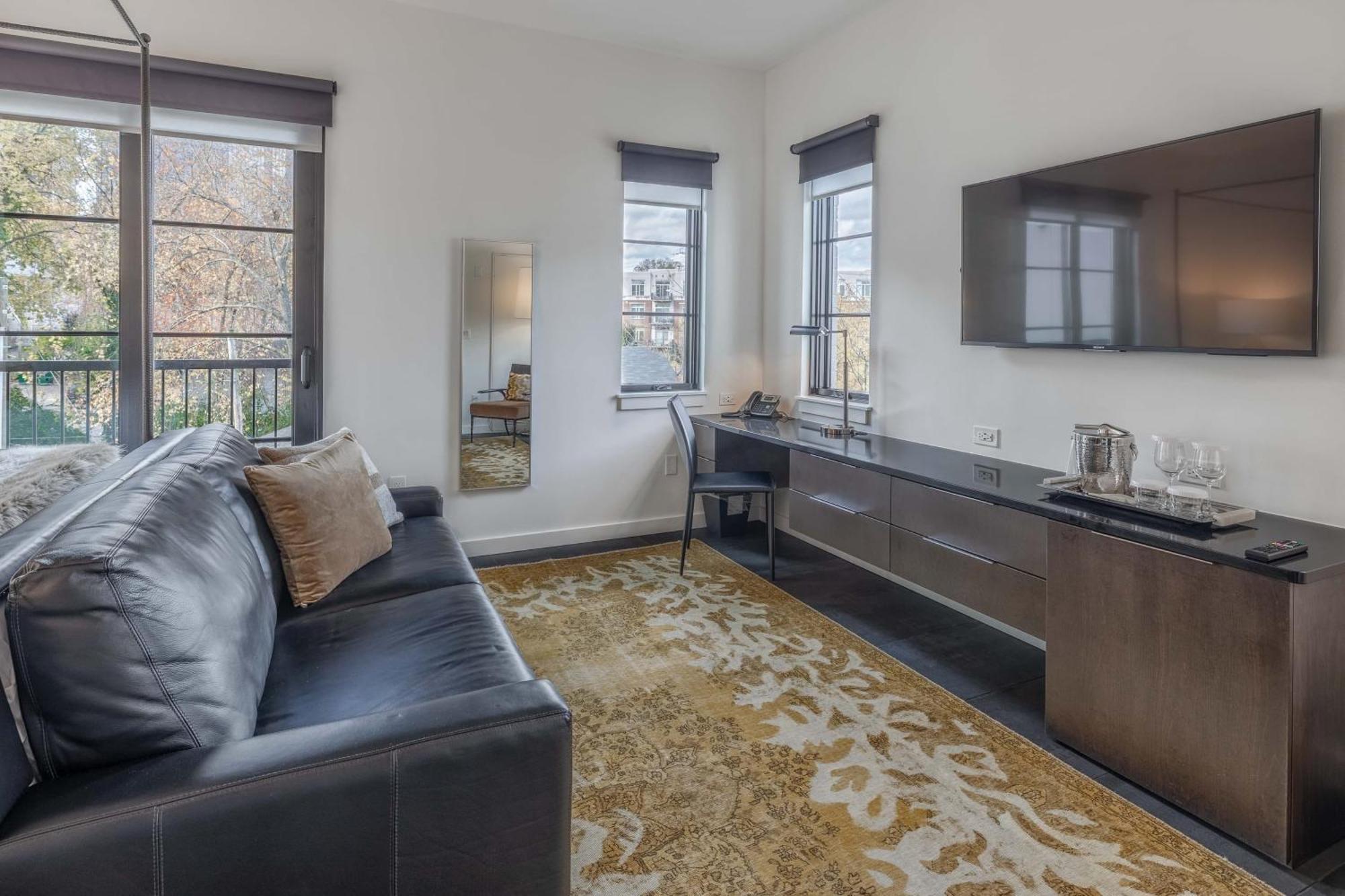 121 Floor 3 Buyout By Avantstay Entire Third Floor Buyout Of 121 Sleeps 18 * Nashville