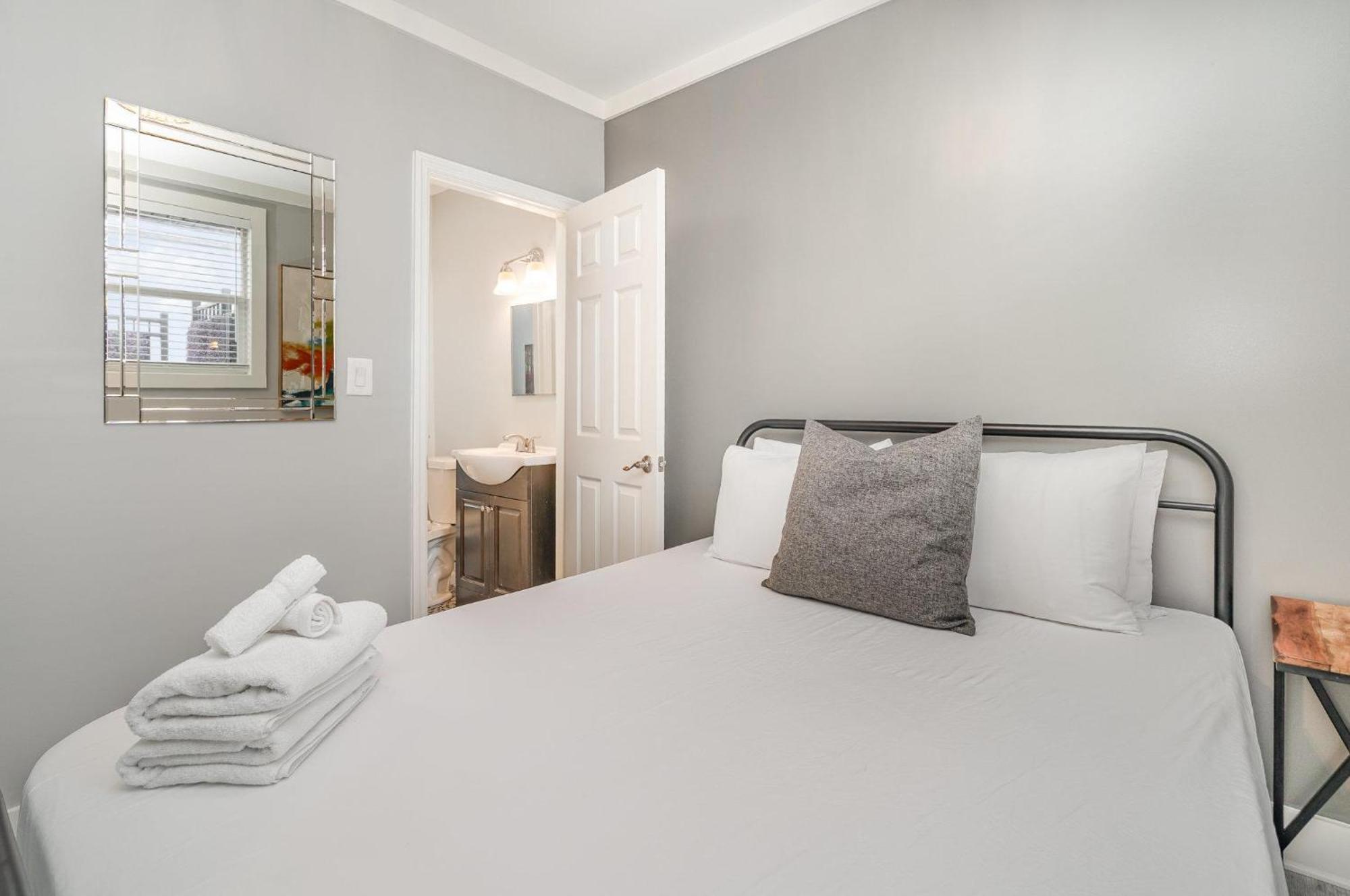 Lucent Pearl - Private Patio - Near Broadway Nashville