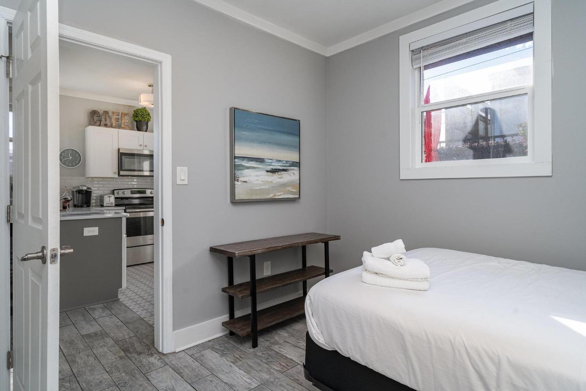 Hidden Pearl-3 Units-private Patios-near Broadway *