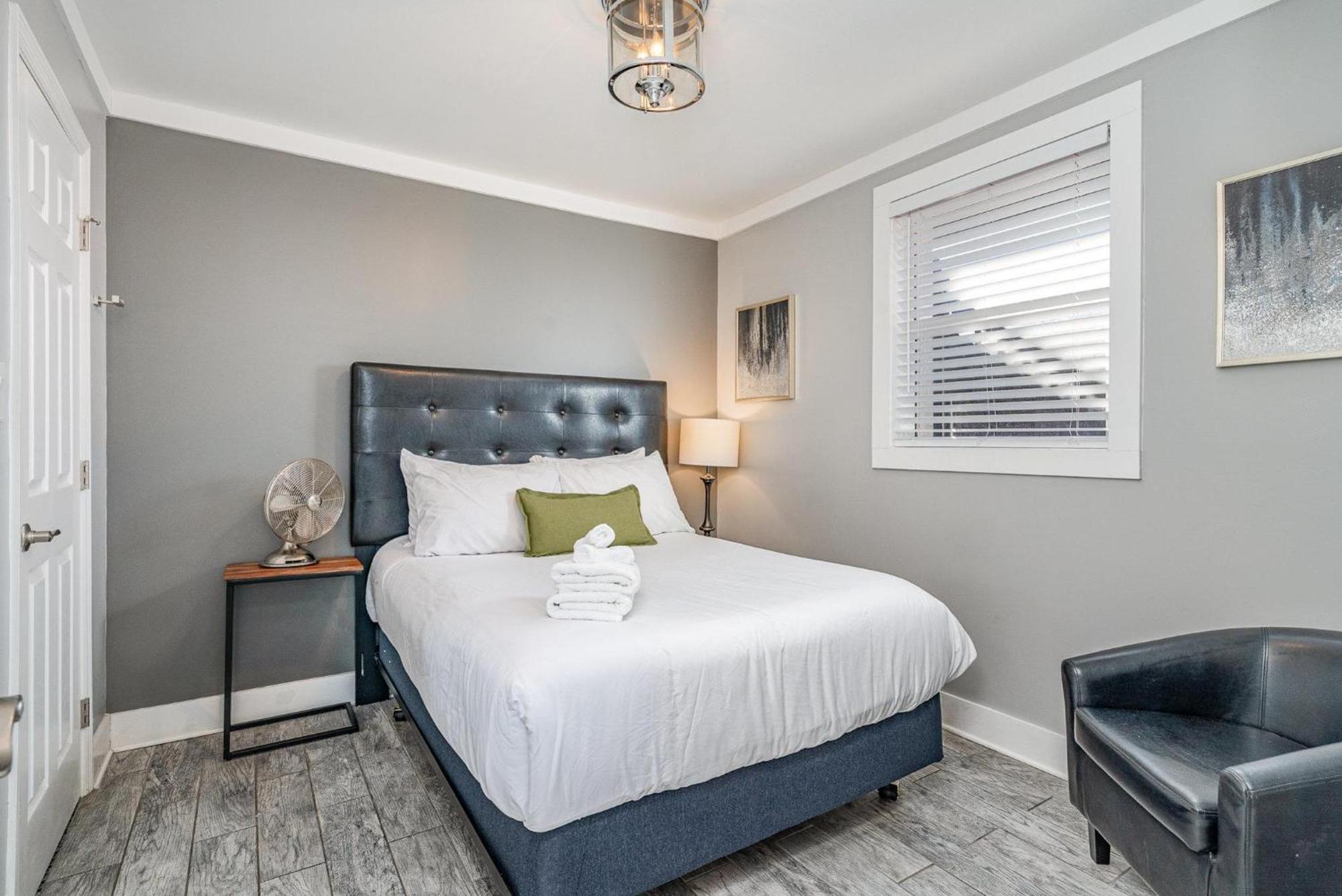Hidden Pearl-3 Units-private Patios-near Broadway *