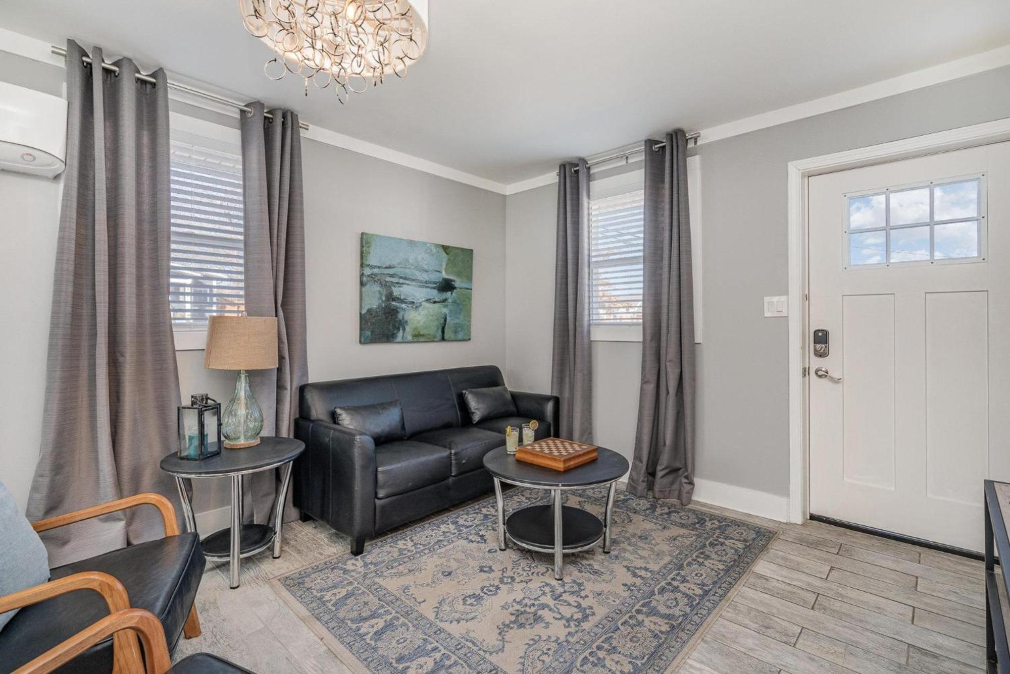 Hidden Pearl-3 Units-private Patios-near Broadway Holiday home