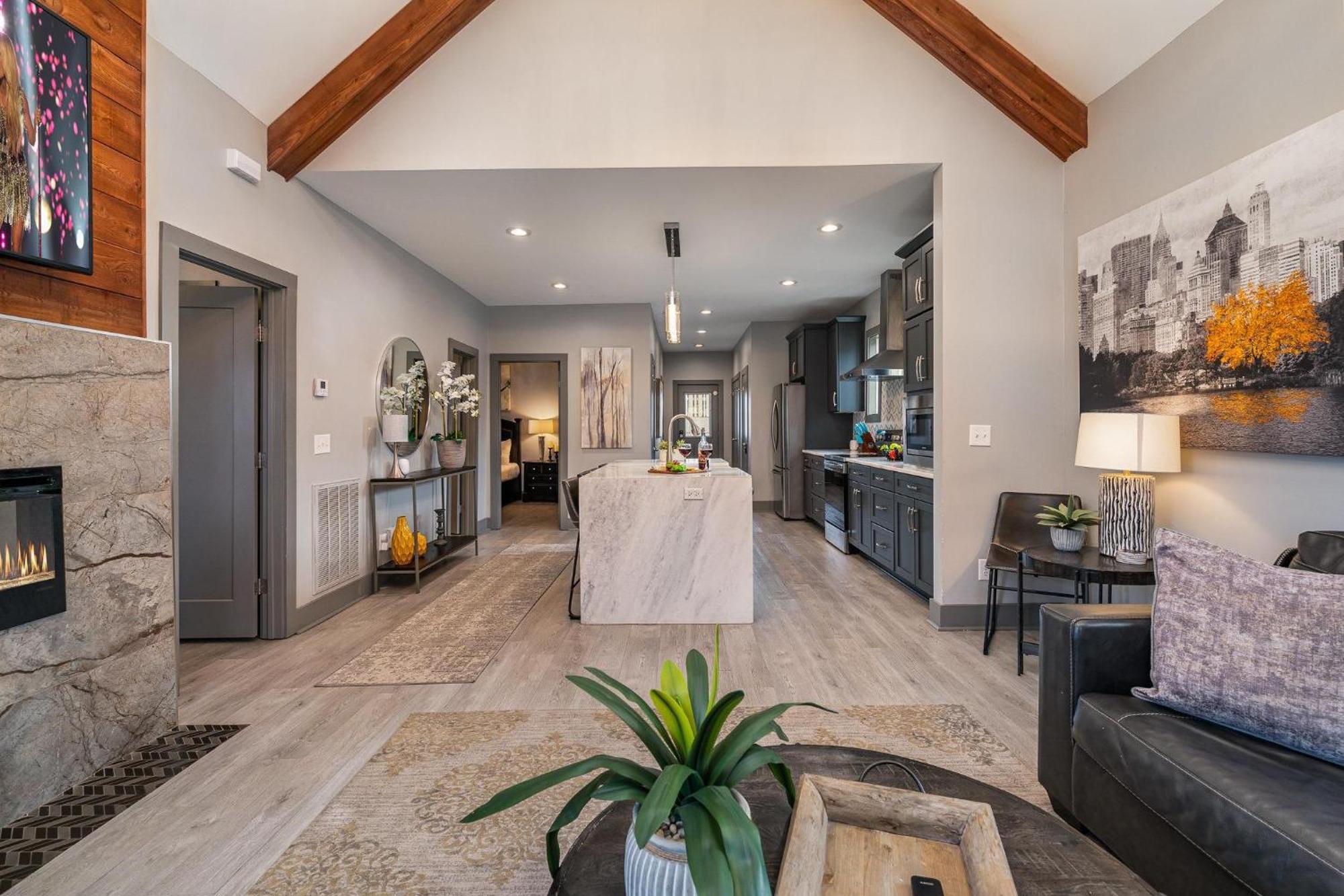 Gray Pearl- Single-family -4 Mins To Broadway Nashville
