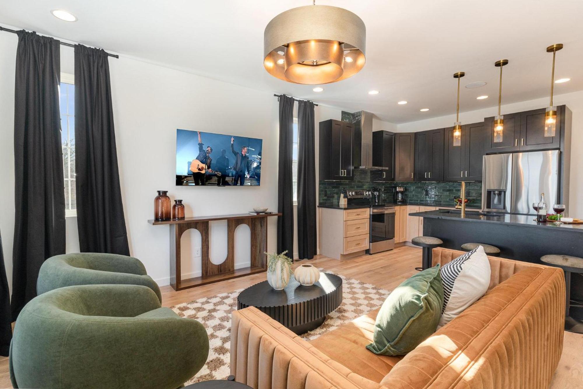 Encore Echo-2 Units-mins To Ted Rhodes Golf Club * Nashville