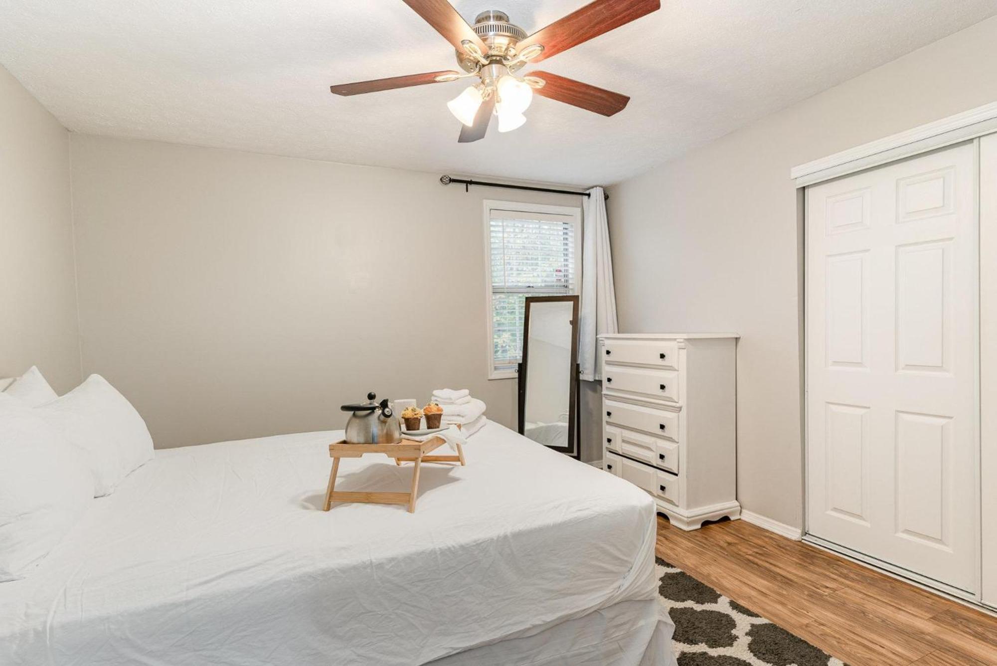 Birds Nest-sleeps 24-mins To Geodis Park Holiday home Nashville