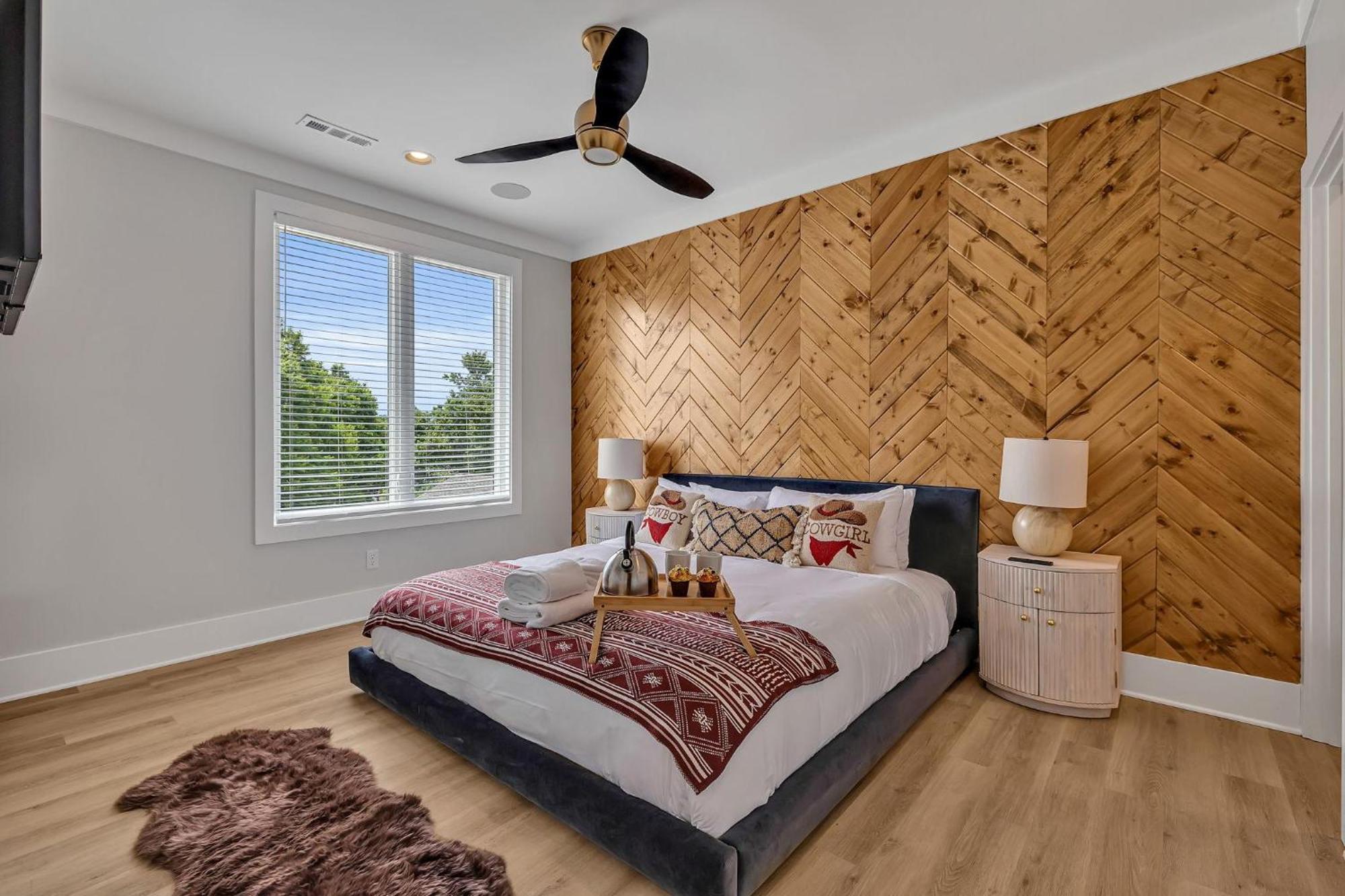 Resonant - 2 Townhomes - 2 Private Rooftop Decks * Nashville