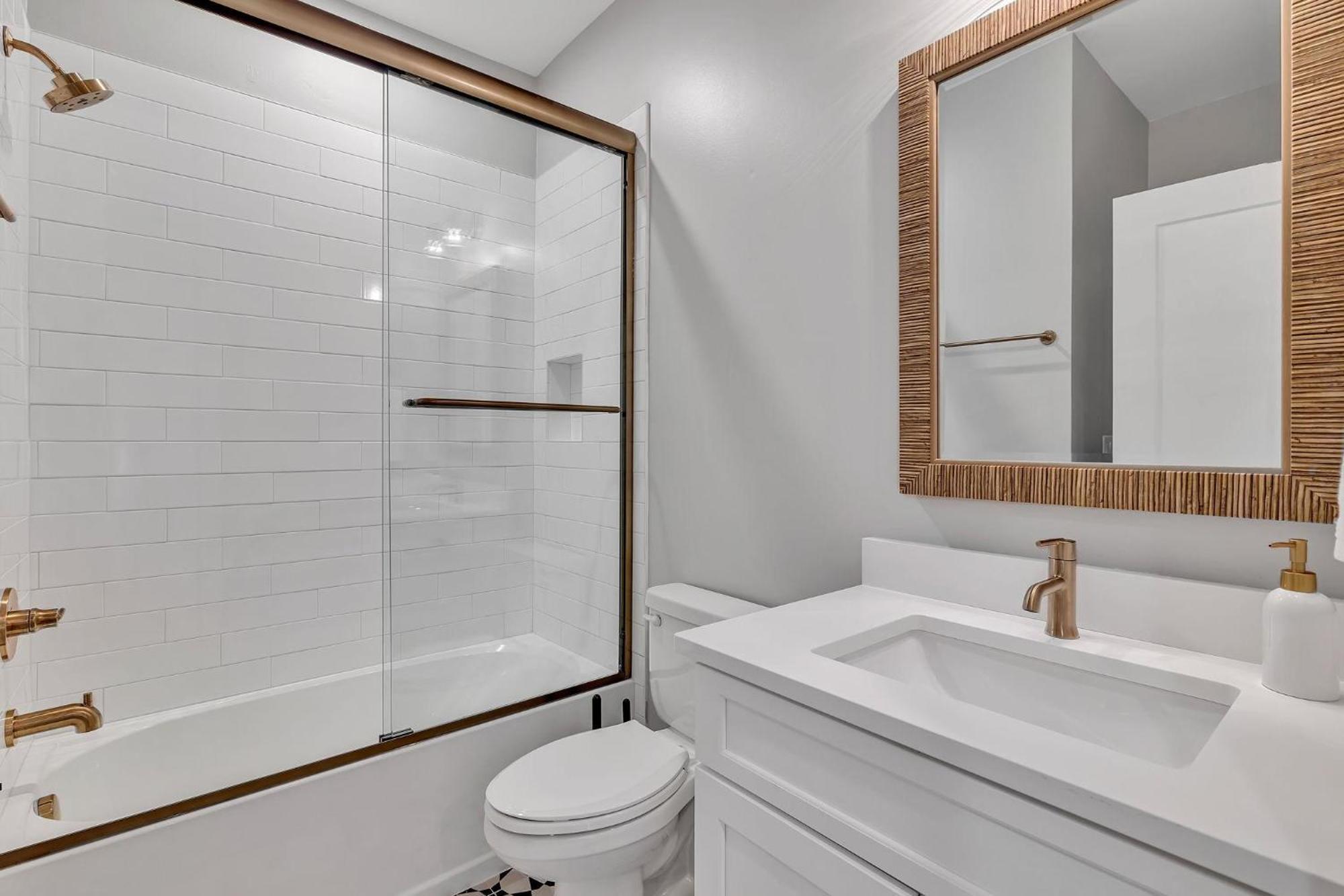 Resonant - 2 Townhomes - 2 Private Rooftop Decks *