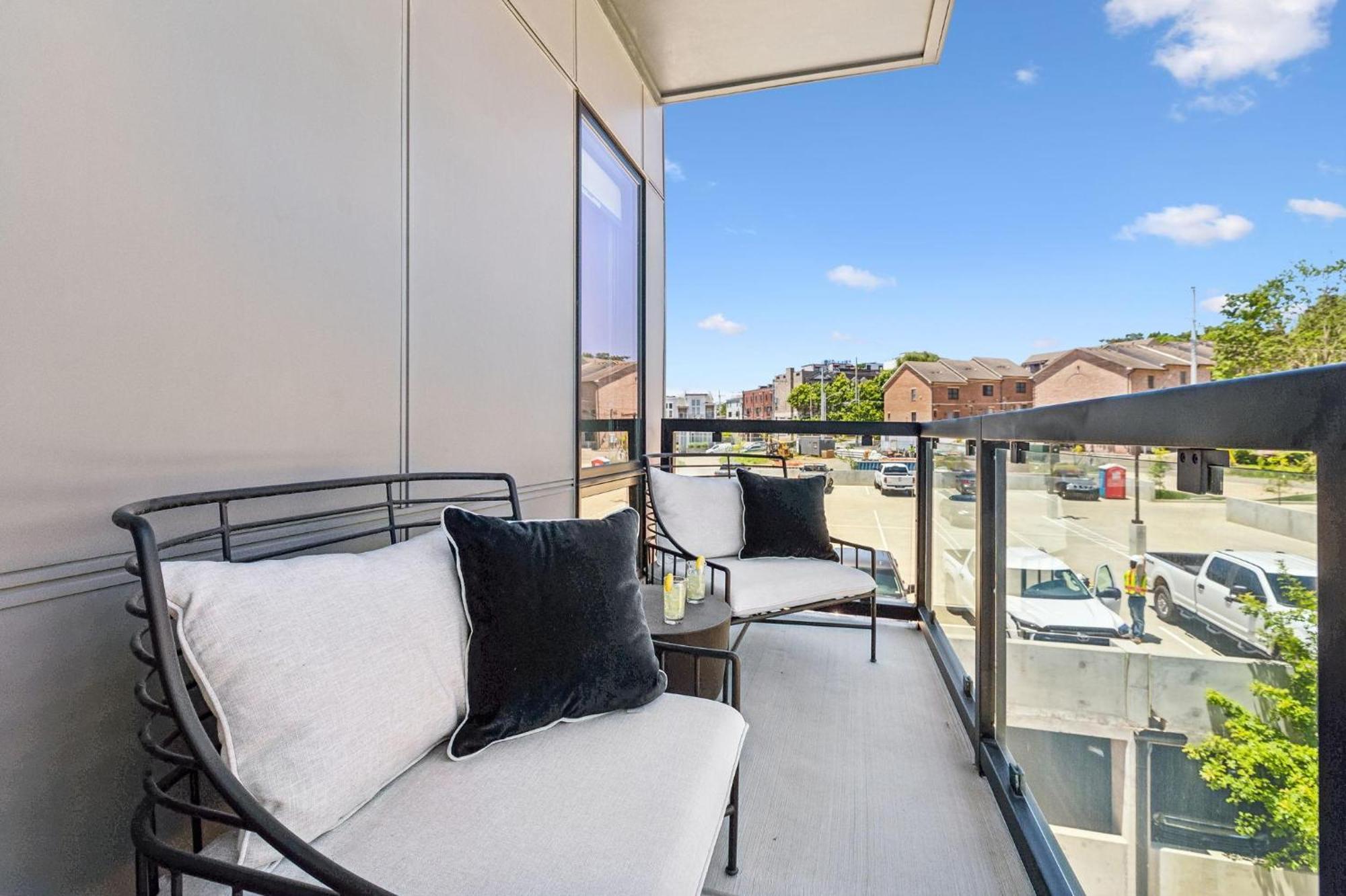 Urban Harmony-odyssey-minutes To Broadway Holiday home *