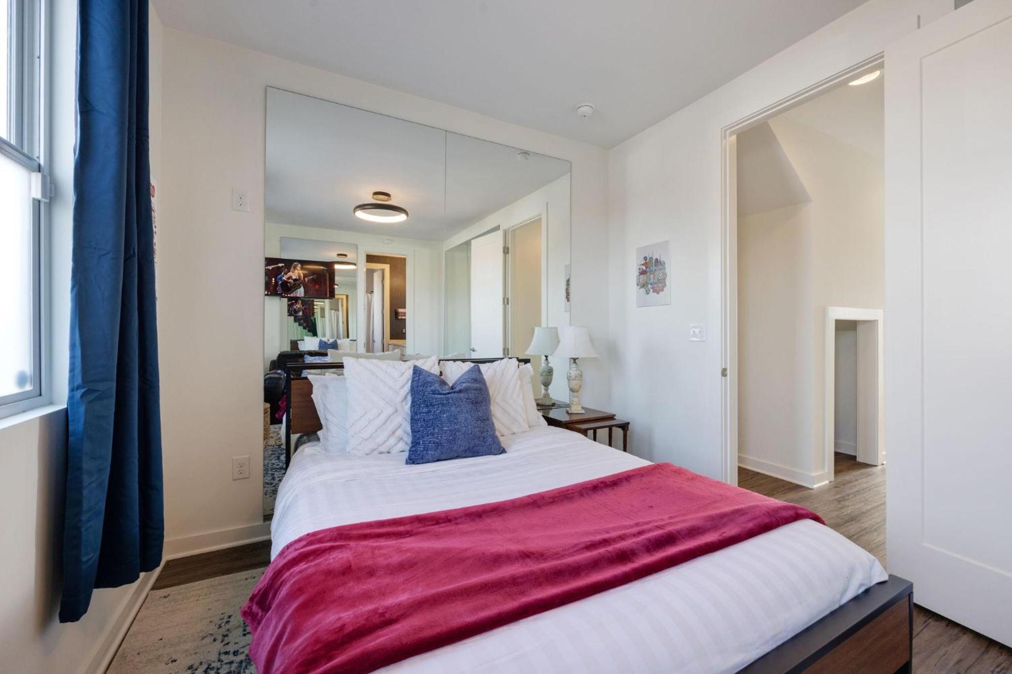 Notes - Sleeps 8 - Mins To Broadway! Holiday home Nashville