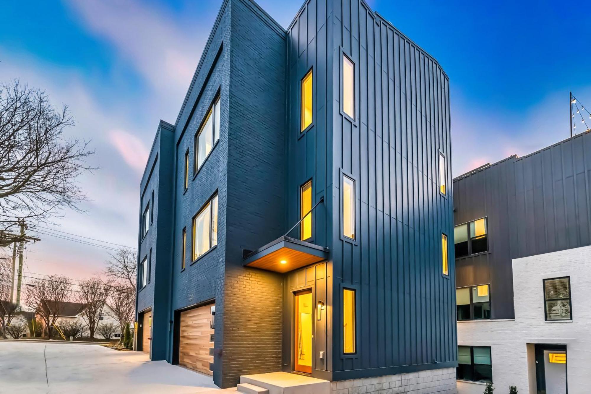 Luxury Hot Tub & Rooftop Deck Downtown Holiday home Nashville