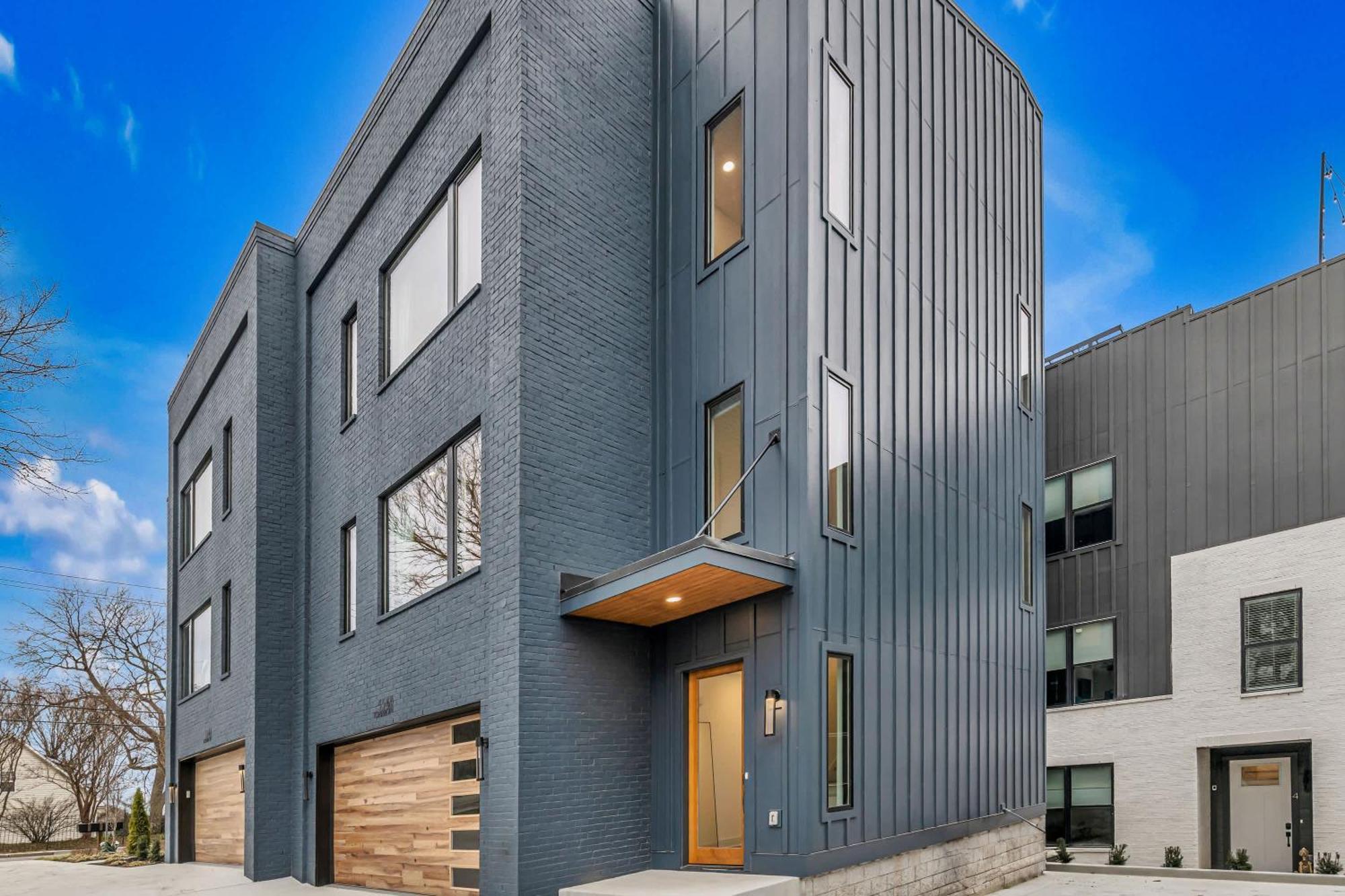 Luxury Hot Tub & Rooftop Deck Downtown *