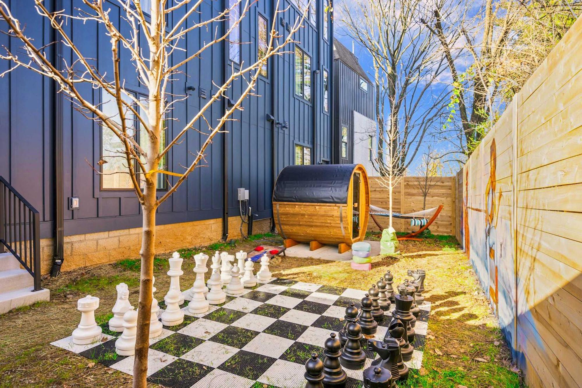 Luxury Hot Tub & Rooftop Deck Downtown Holiday home Nashville