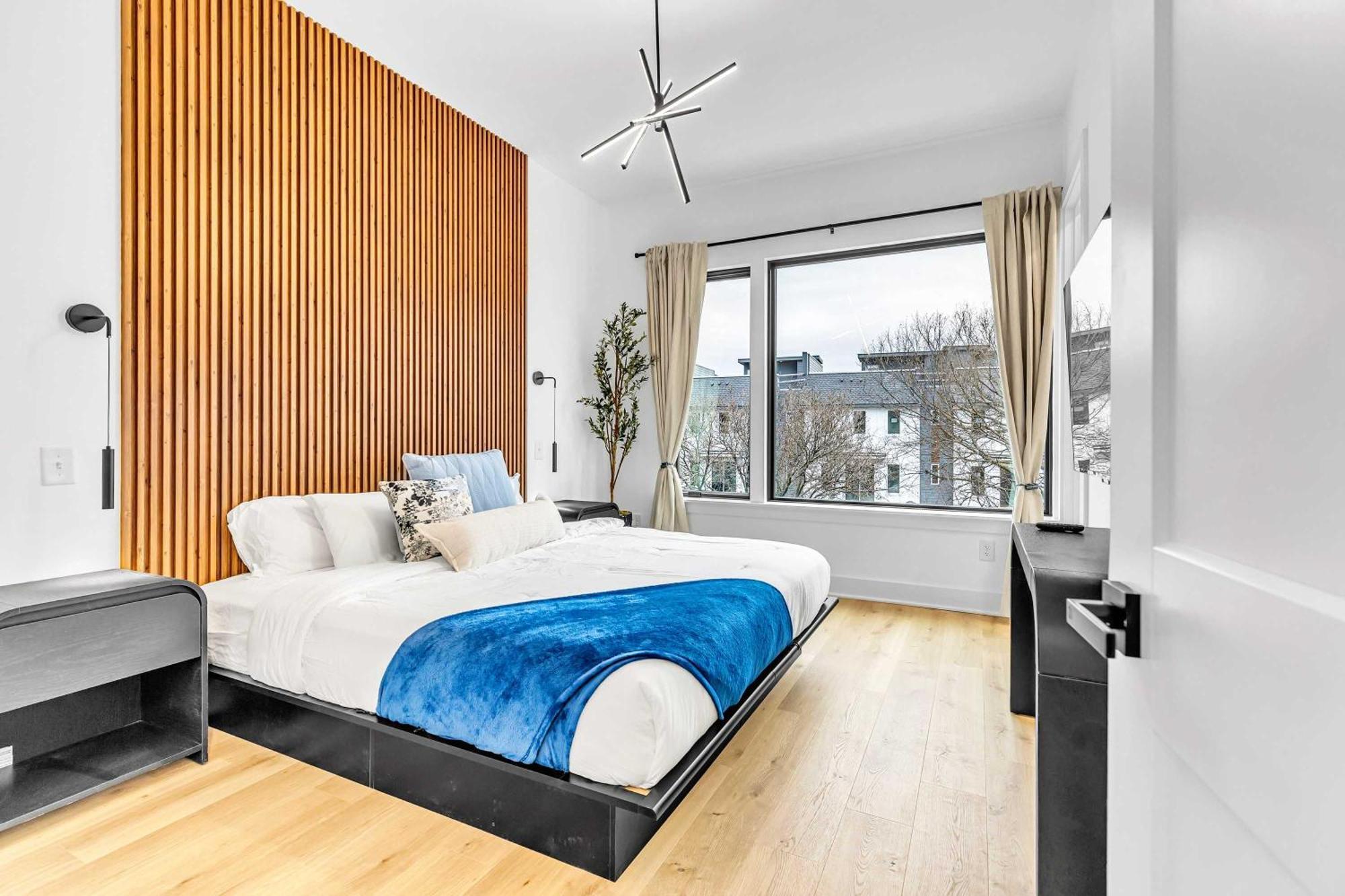 Holiday home Luxury Hot Tub & Rooftop Deck Downtown