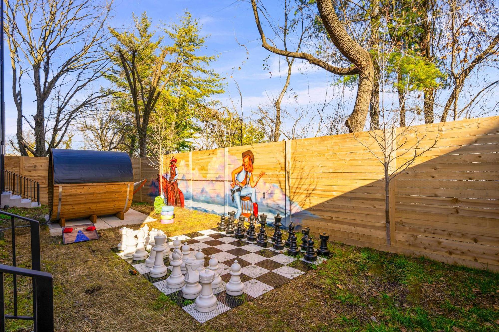 Luxury Hot Tub & Rooftop Deck Downtown * Nashville