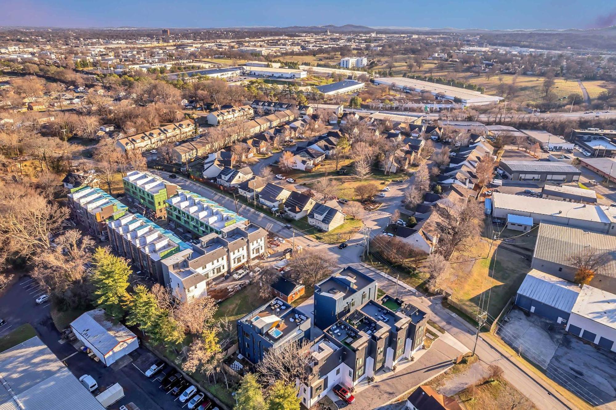 Twin Homes Rooftop Deck Hot Tub Outdoor Kitchen Holiday home
